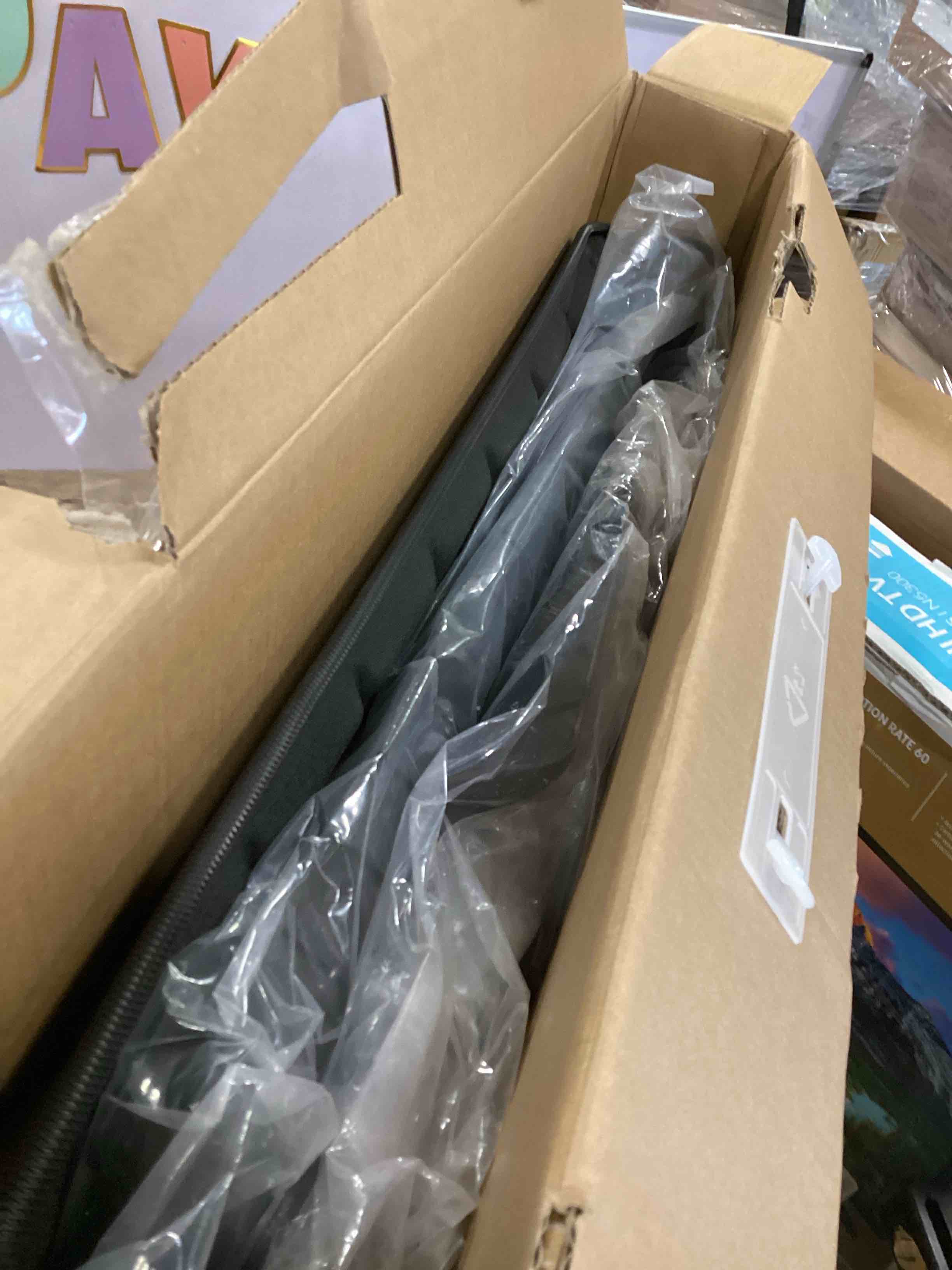 https://s3.amazonaws.com/lotting-images-prod/bidfta/GRA3659018_1747402876798.jpeg