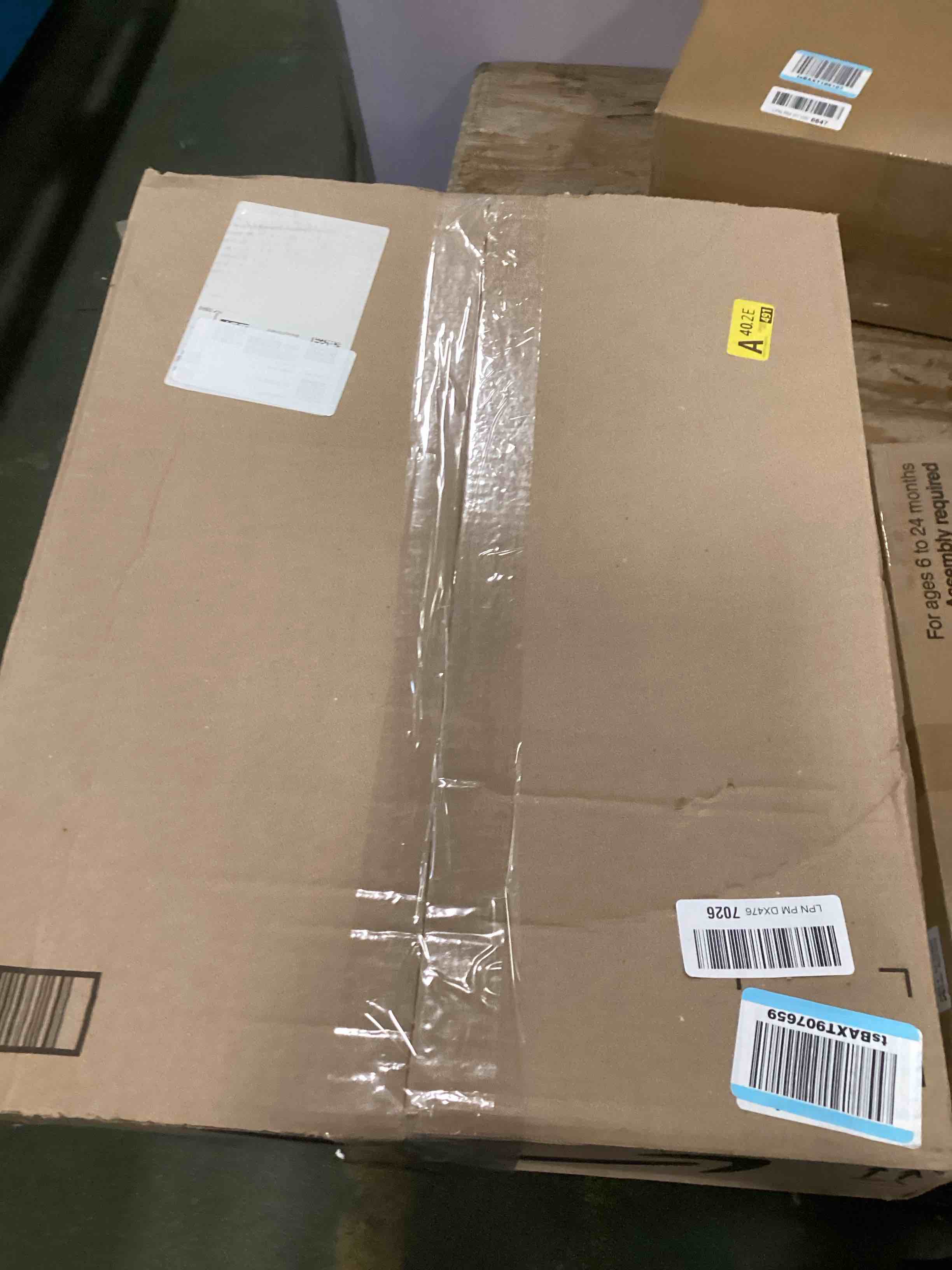 https://s3.amazonaws.com/lotting-images-prod/bidfta/GRA3659604_1747829529449.jpeg