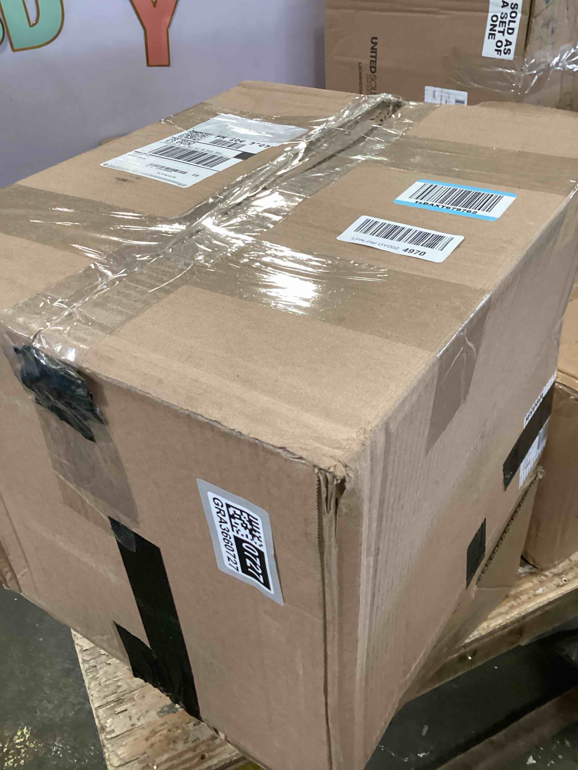 https://s3.amazonaws.com/lotting-images-prod/bidfta/GRA3660727_1748539499145.jpeg