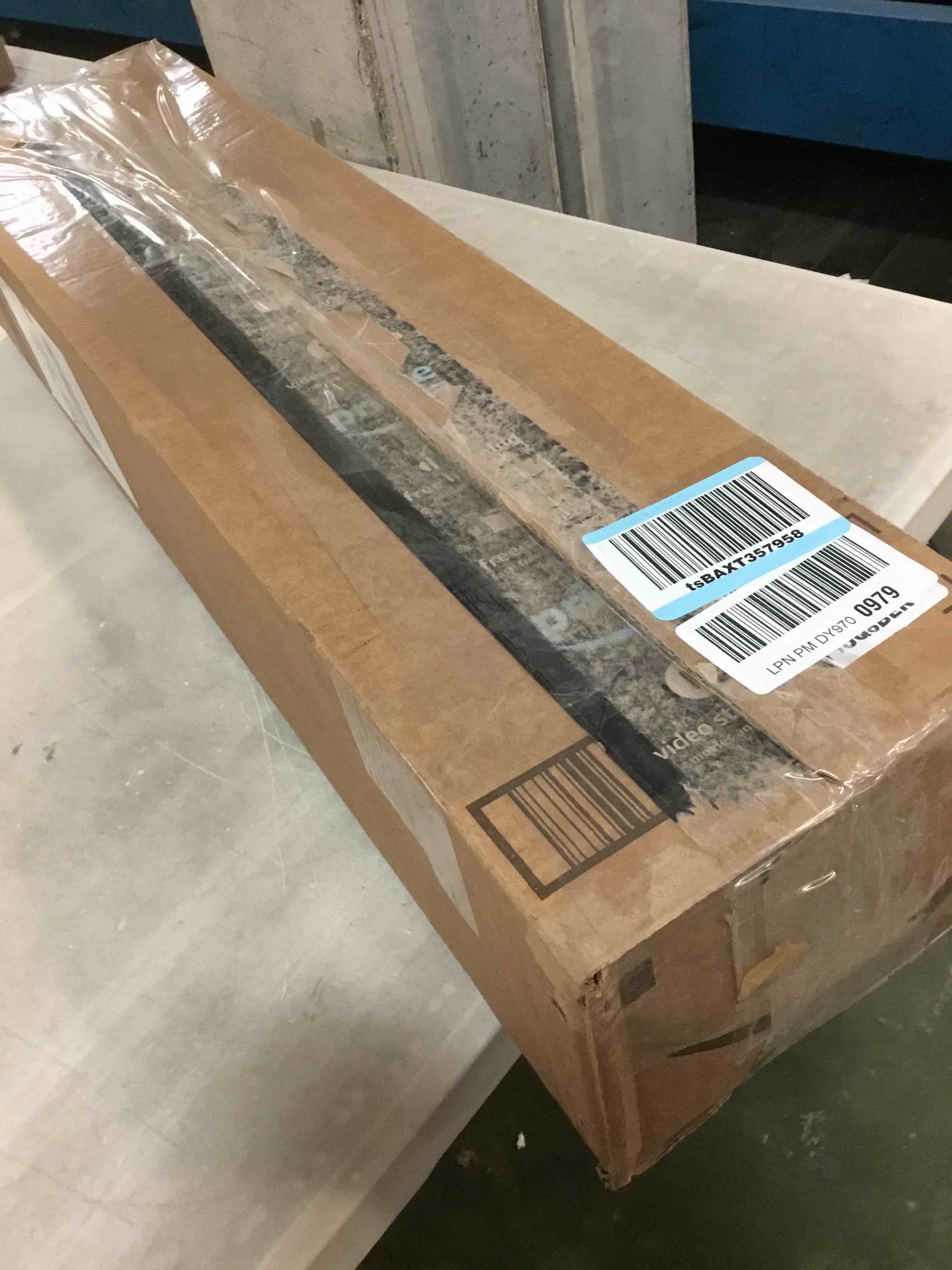 https://s3.amazonaws.com/lotting-images-prod/bidfta/GRA3661263_1747313293923.jpeg
