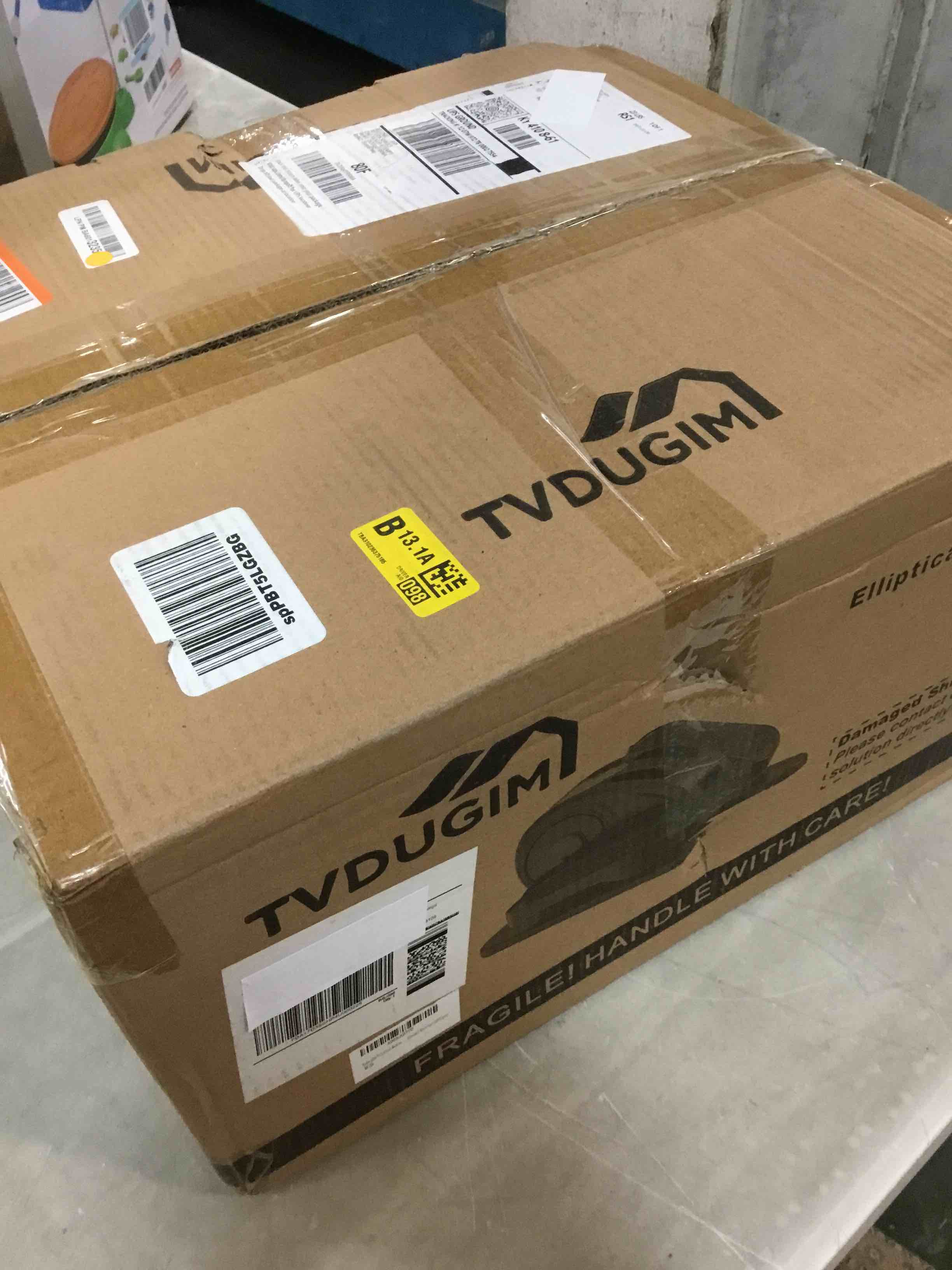 https://s3.amazonaws.com/lotting-images-prod/bidfta/GRA3661365_1747330397718.jpeg