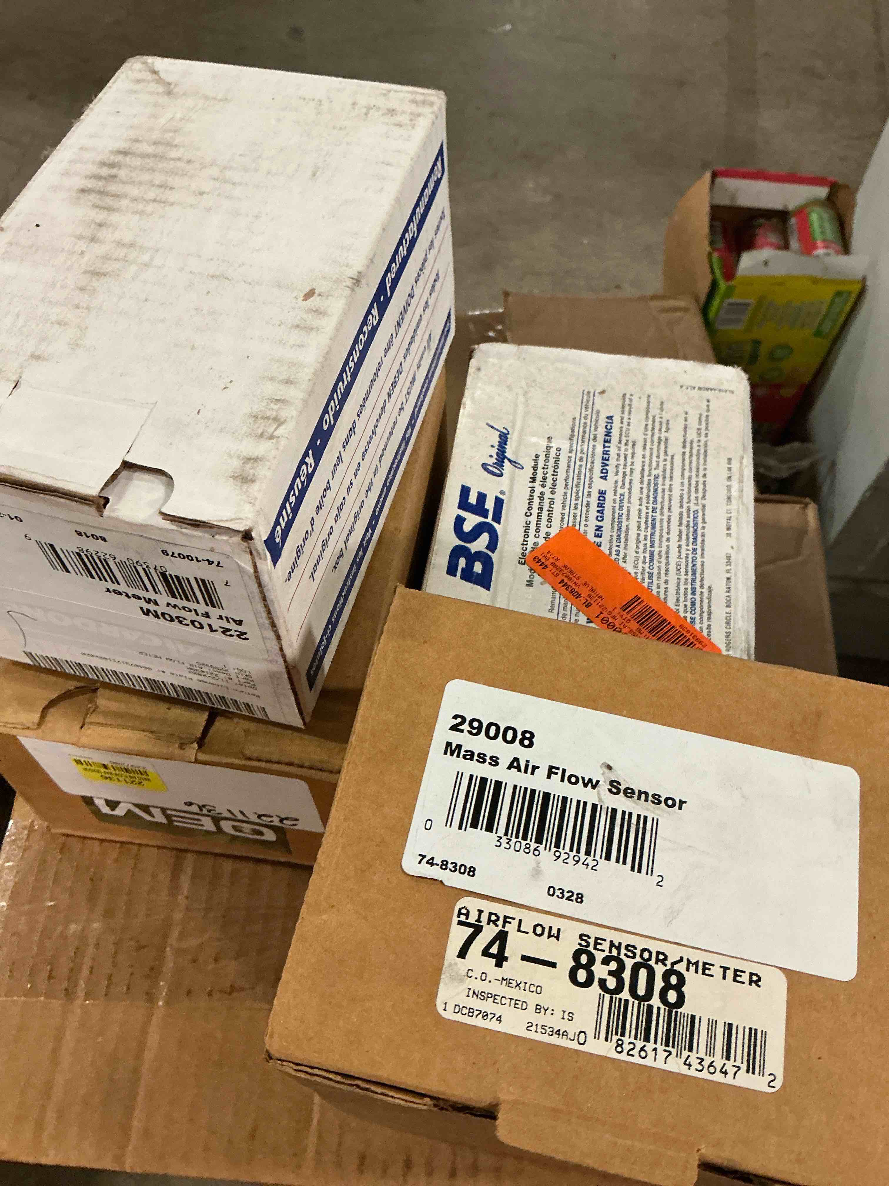https://s3.amazonaws.com/lotting-images-prod/bidfta/GRA3670073_1753885001598.jpeg