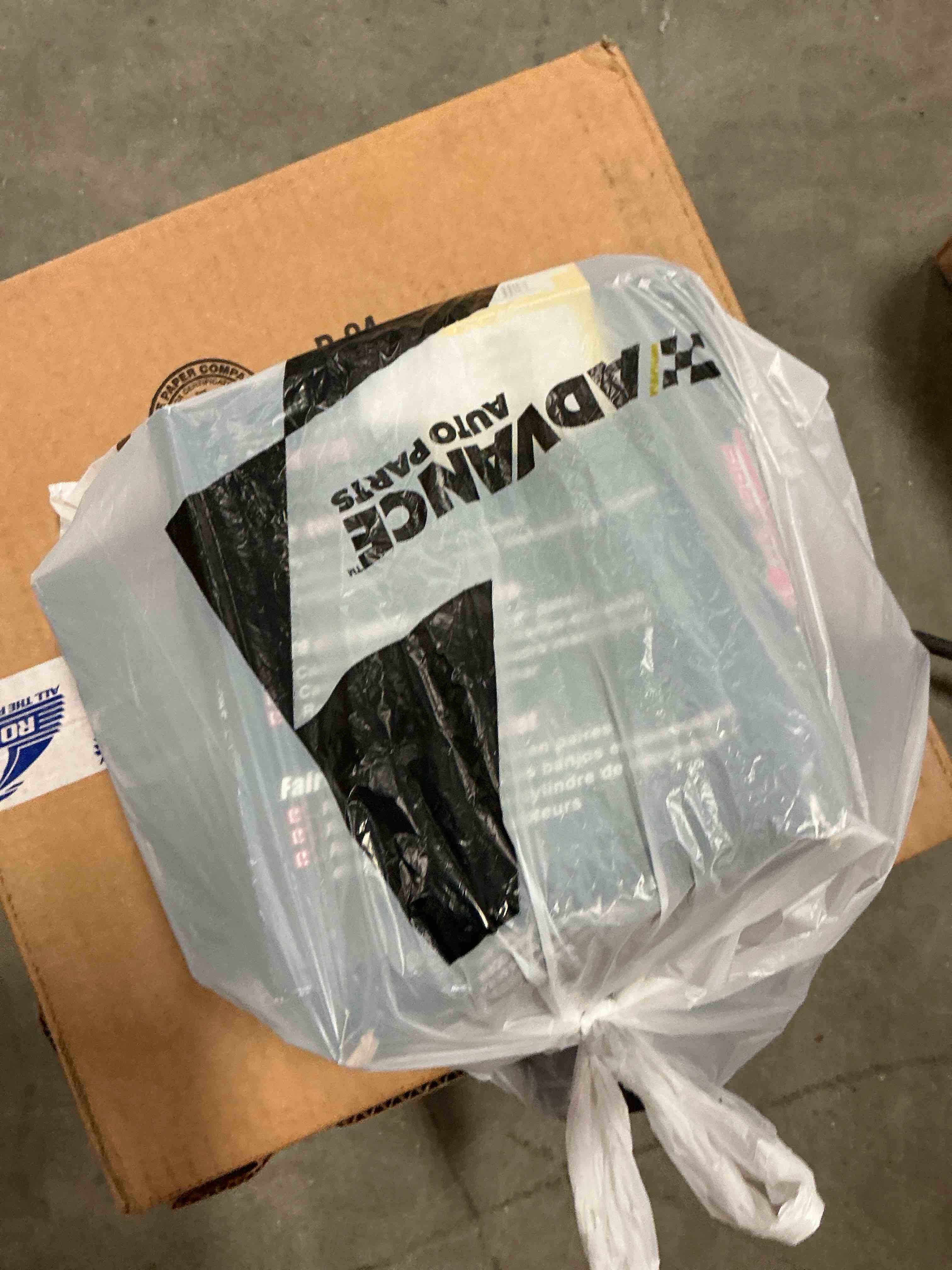 https://s3.amazonaws.com/lotting-images-prod/bidfta/GRA3670091_1753880990776.jpeg