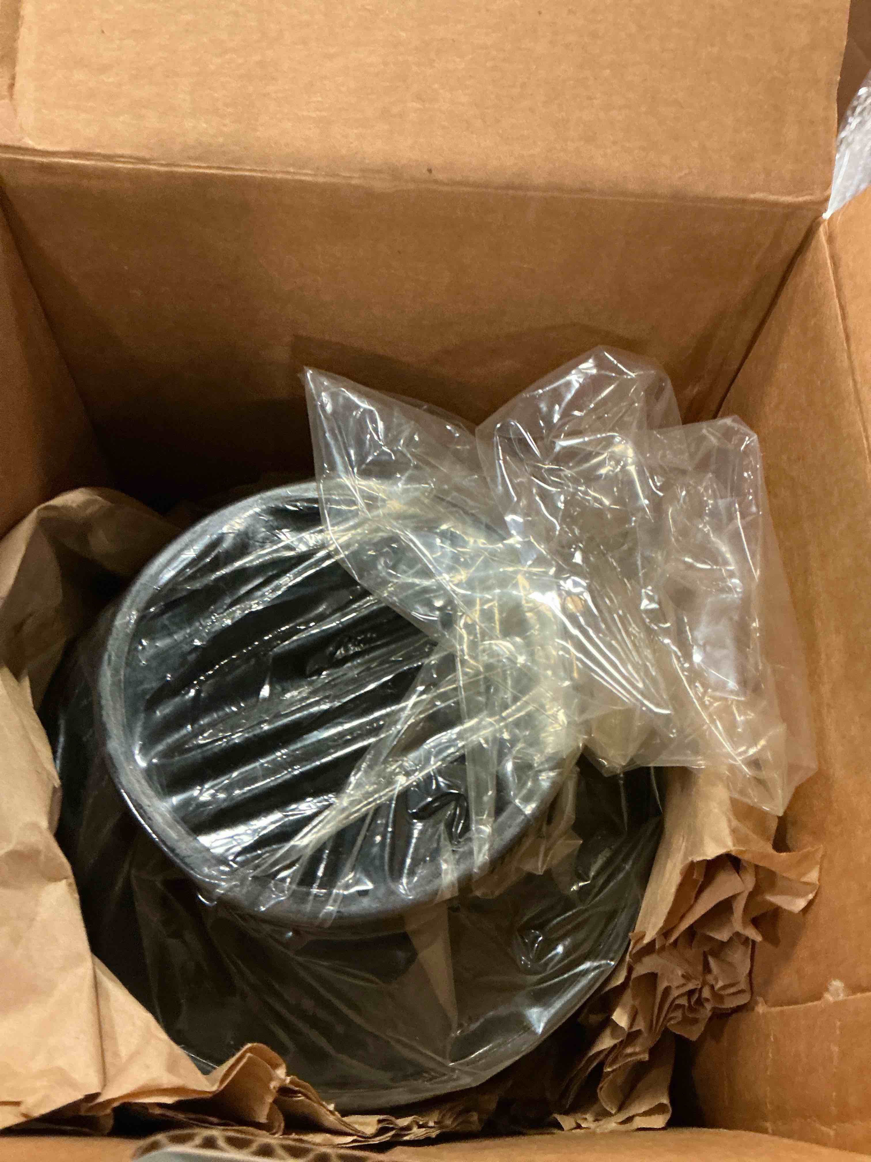 https://s3.amazonaws.com/lotting-images-prod/bidfta/GRA3670196_1753971018737.jpeg