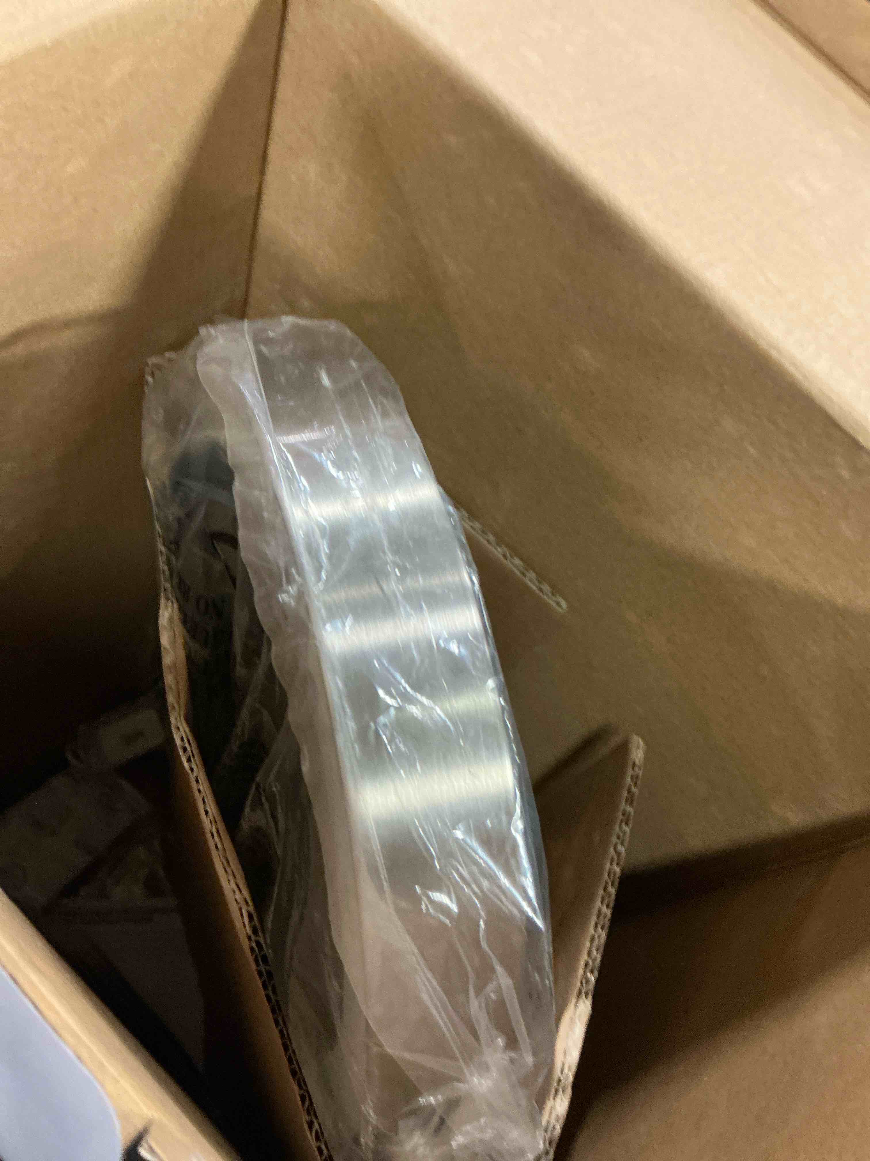 https://s3.amazonaws.com/lotting-images-prod/bidfta/GRA3670287_1754078339436.jpeg