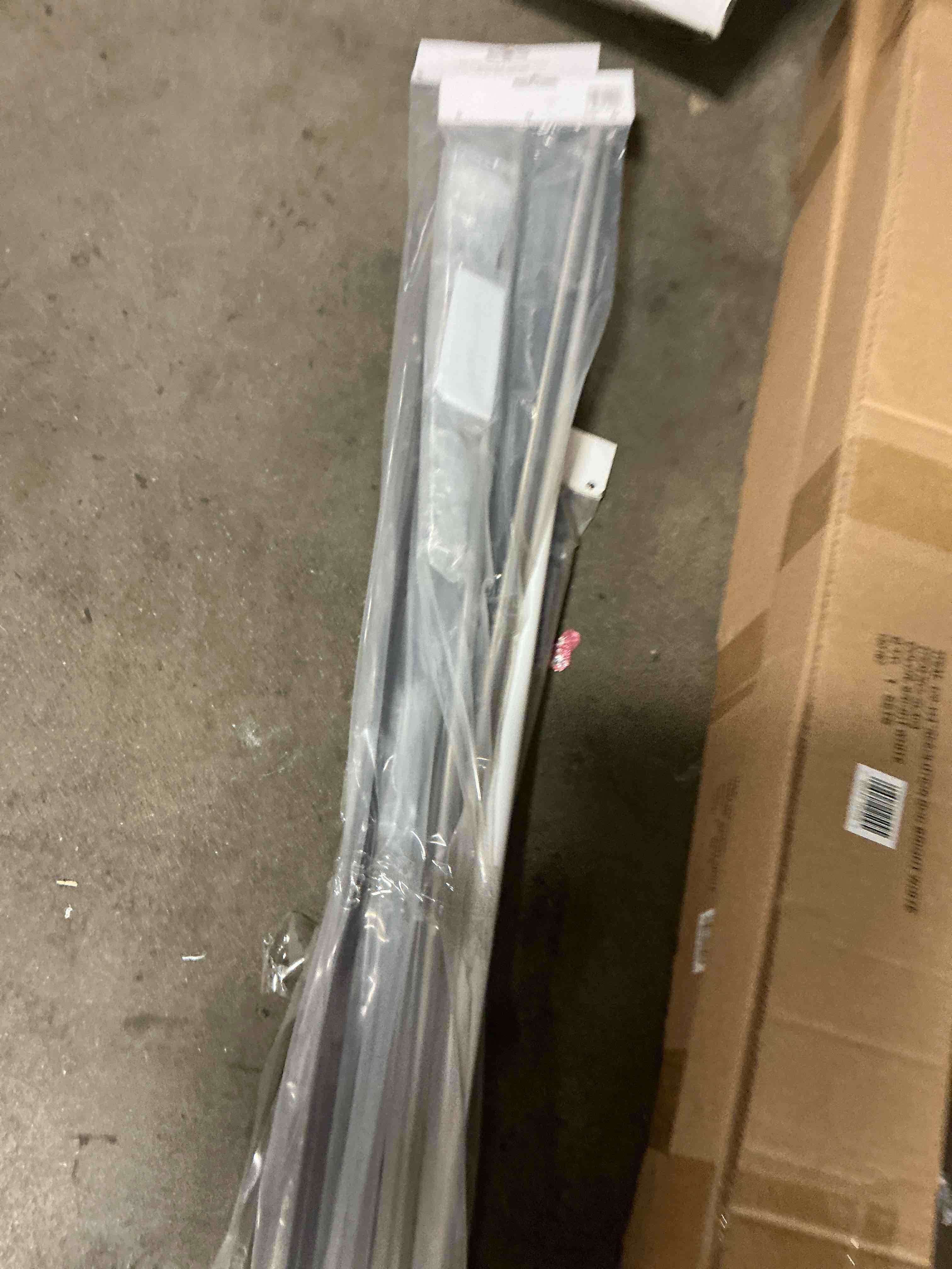 https://s3.amazonaws.com/lotting-images-prod/bidfta/GRA3670357_1754511013658.jpeg