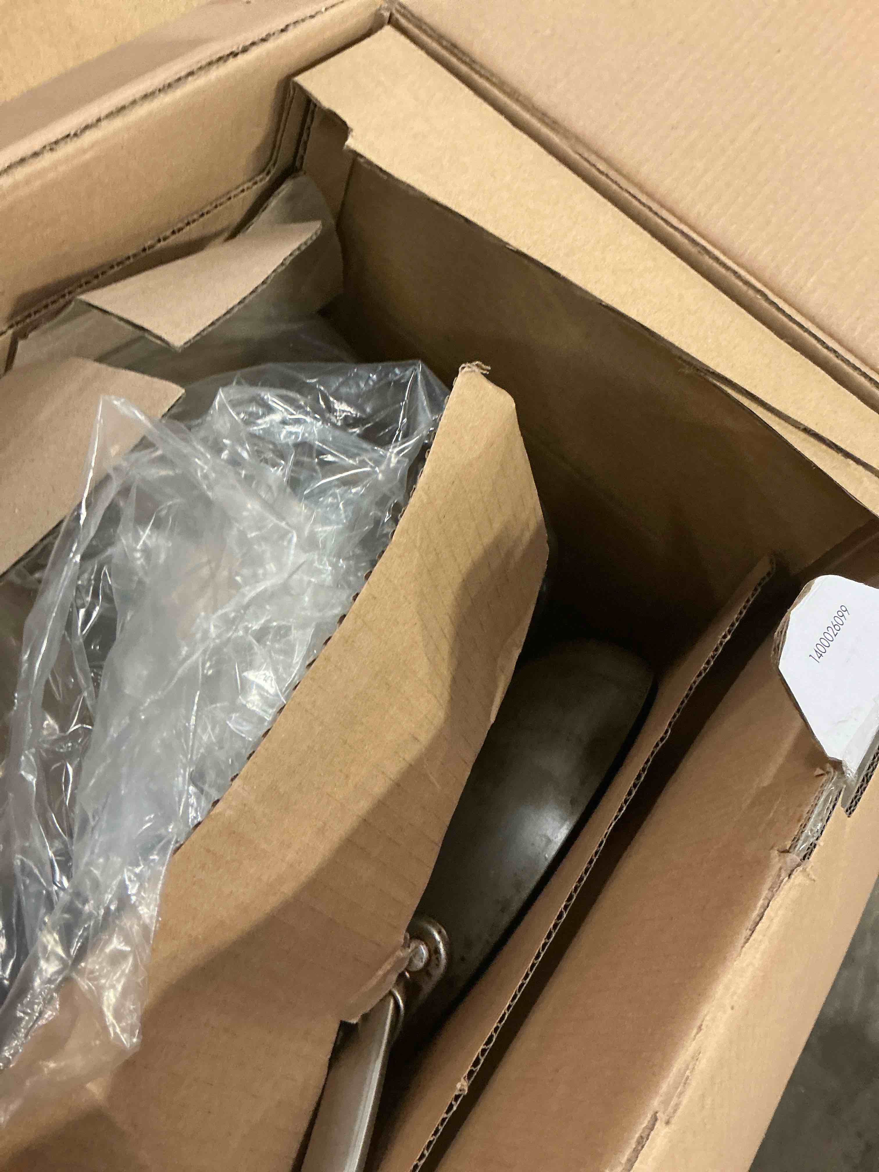 https://s3.amazonaws.com/lotting-images-prod/bidfta/GRA3671152_1755619680999.jpeg