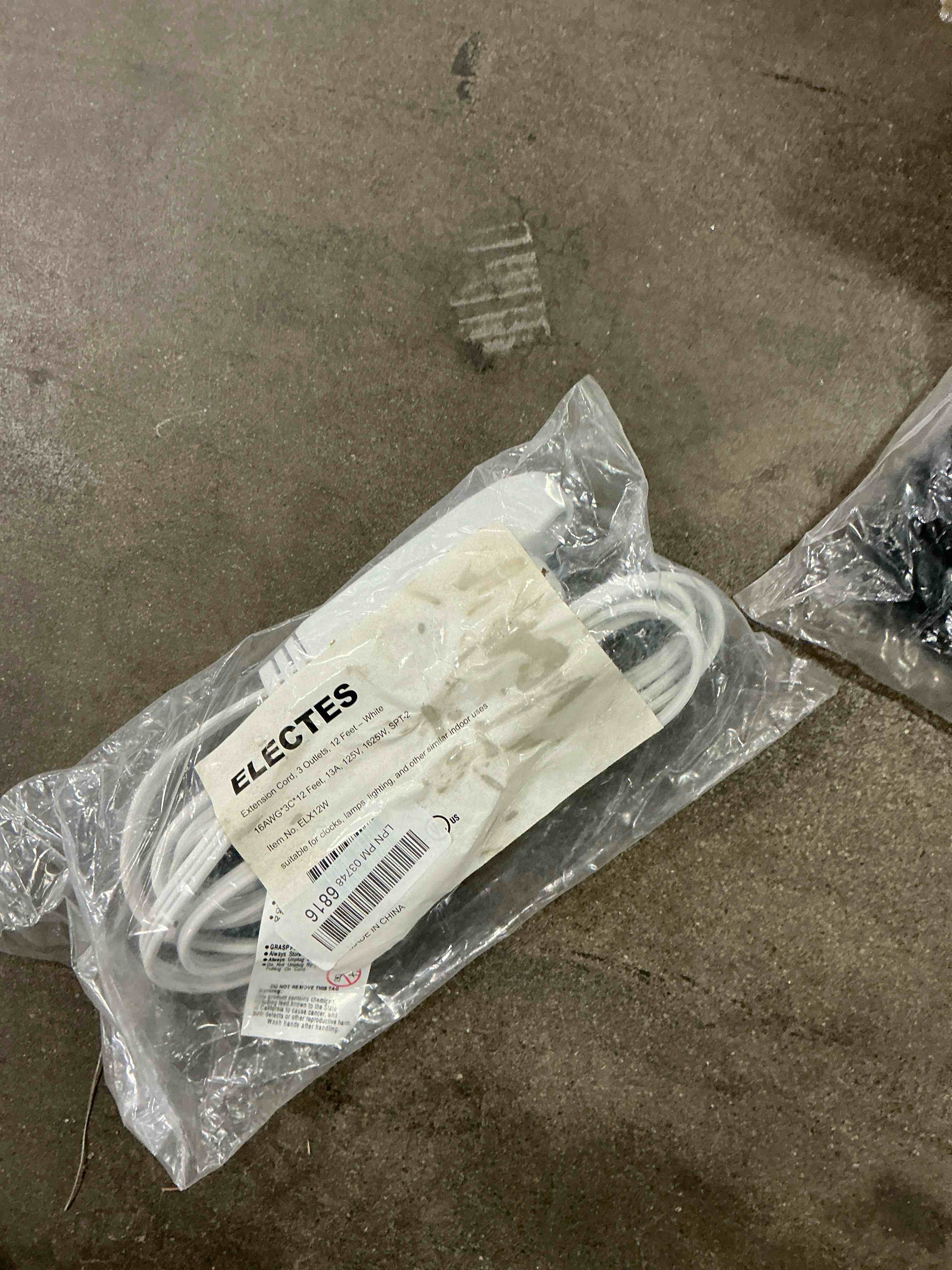 Condition photo showing Good Condition for 12 Feet Extension Cord/Wire, 3 Prong Grounded, 3 outlets, Flat Plug, UL Listed, White {2 Pack}