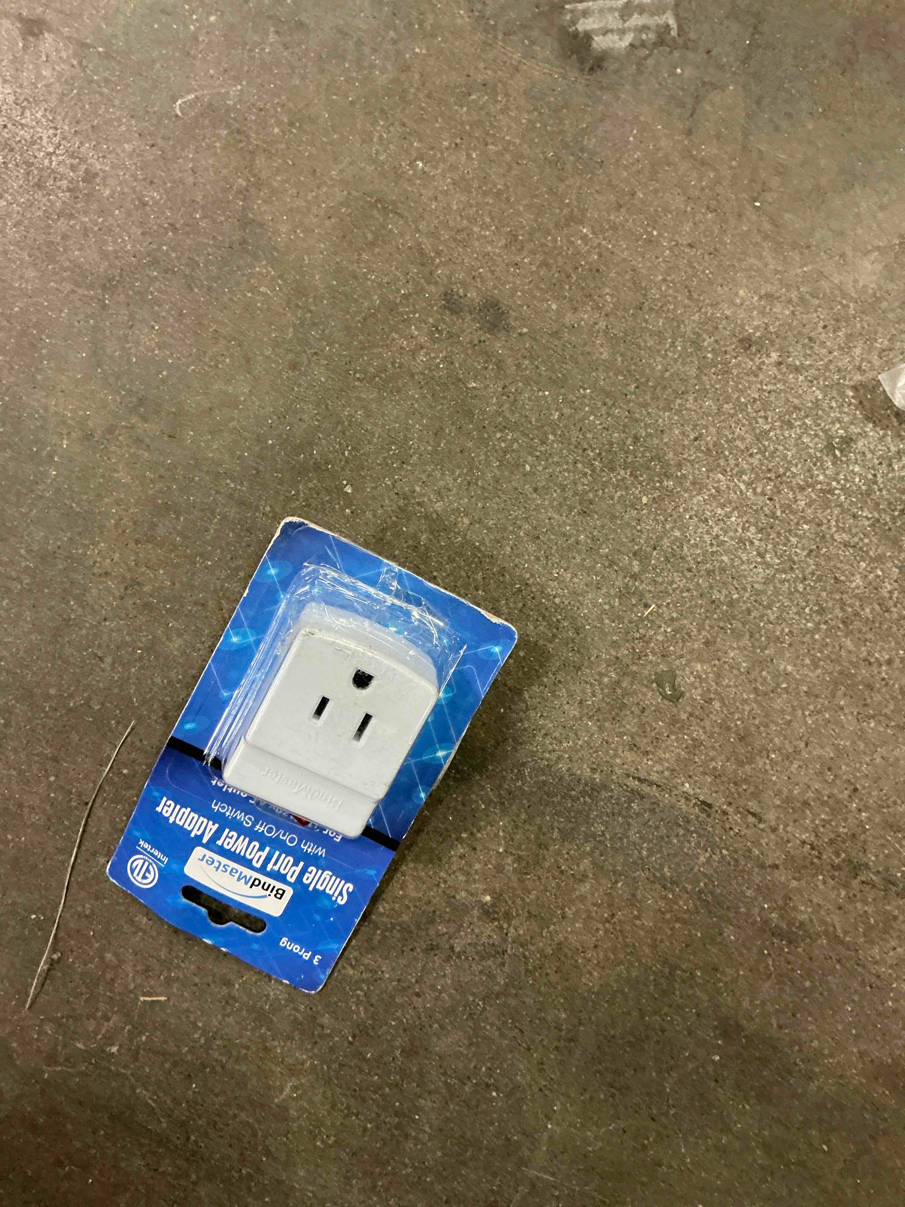 Condition photo showing Good Condition for 3 Prong Grounded Single Port Power Adapter for Outlet with Indicator Lighted On/Off Switch to be Energy Saving (1 Pack)