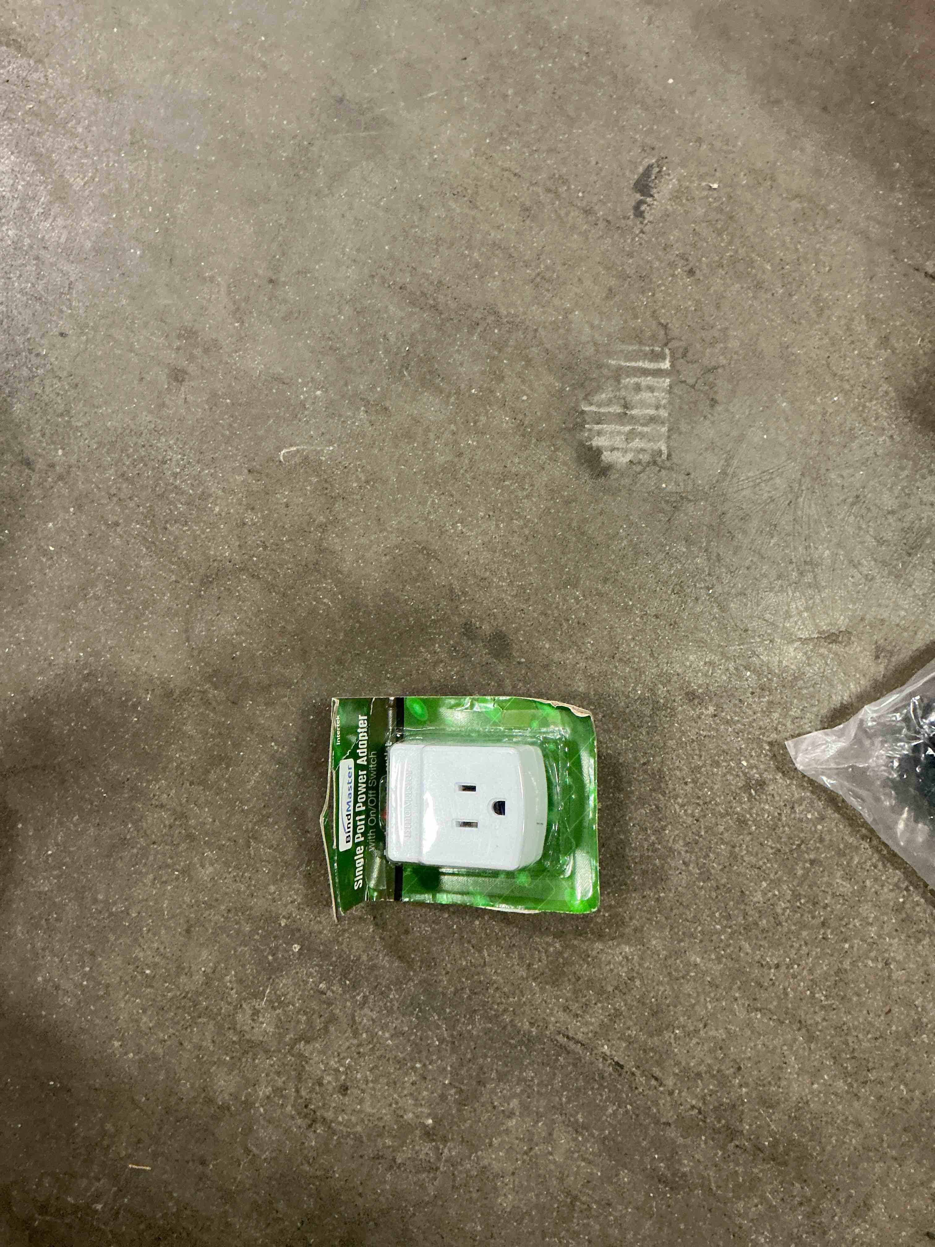 Condition photo showing New/Like New for 3 Prong Grounded Single Port Power Adapter for Outlet with Indicator Lighted On/Off Switch to be Energy Saving (1 Pack)