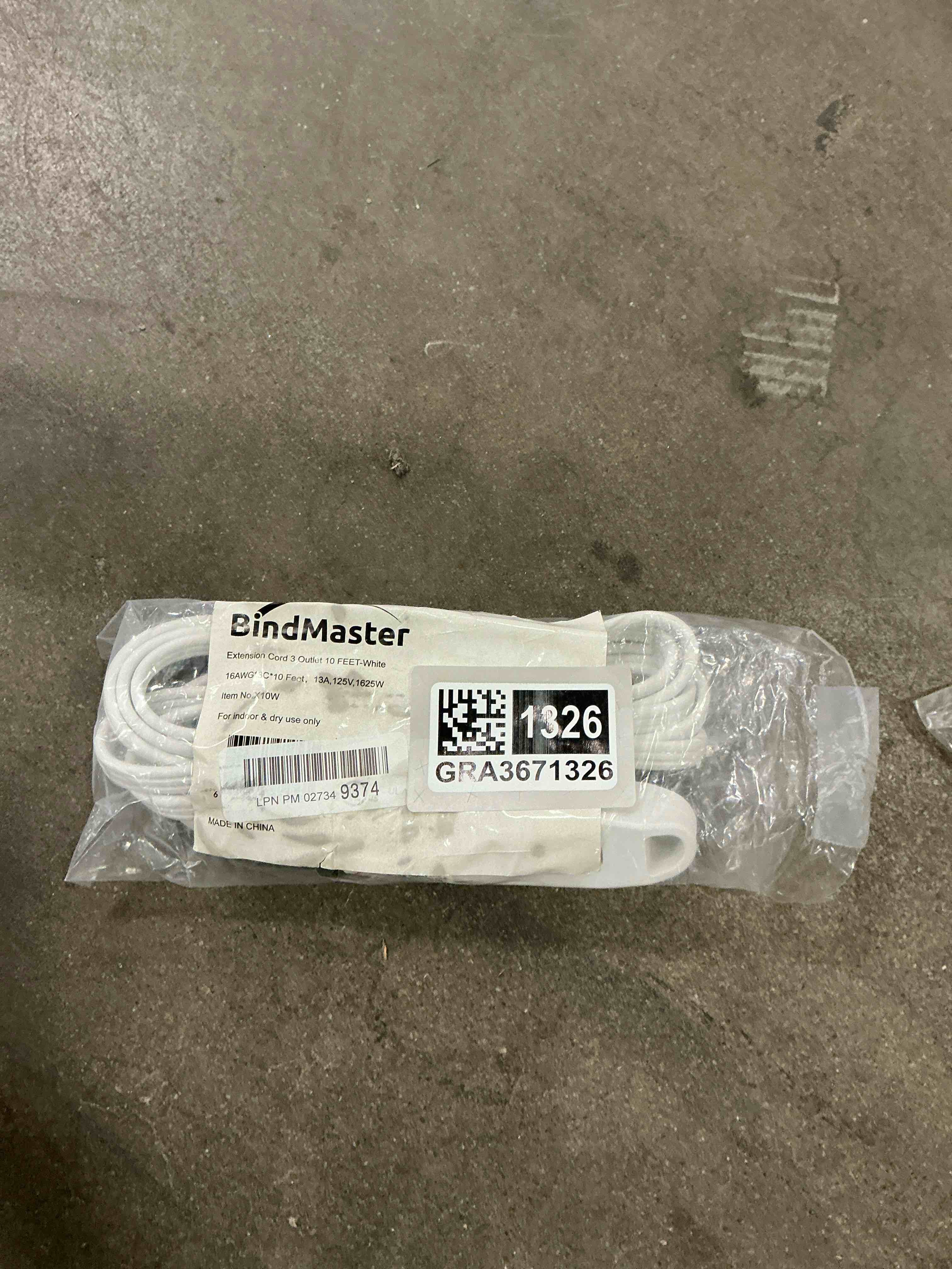Condition photo showing Good Condition for White Extension Cord 10+ Ft 3-Prong 3-Outlet Extension Wire- Space-Saving Flat Angled for Indoor Use by Bindmaster- UL-Listed
