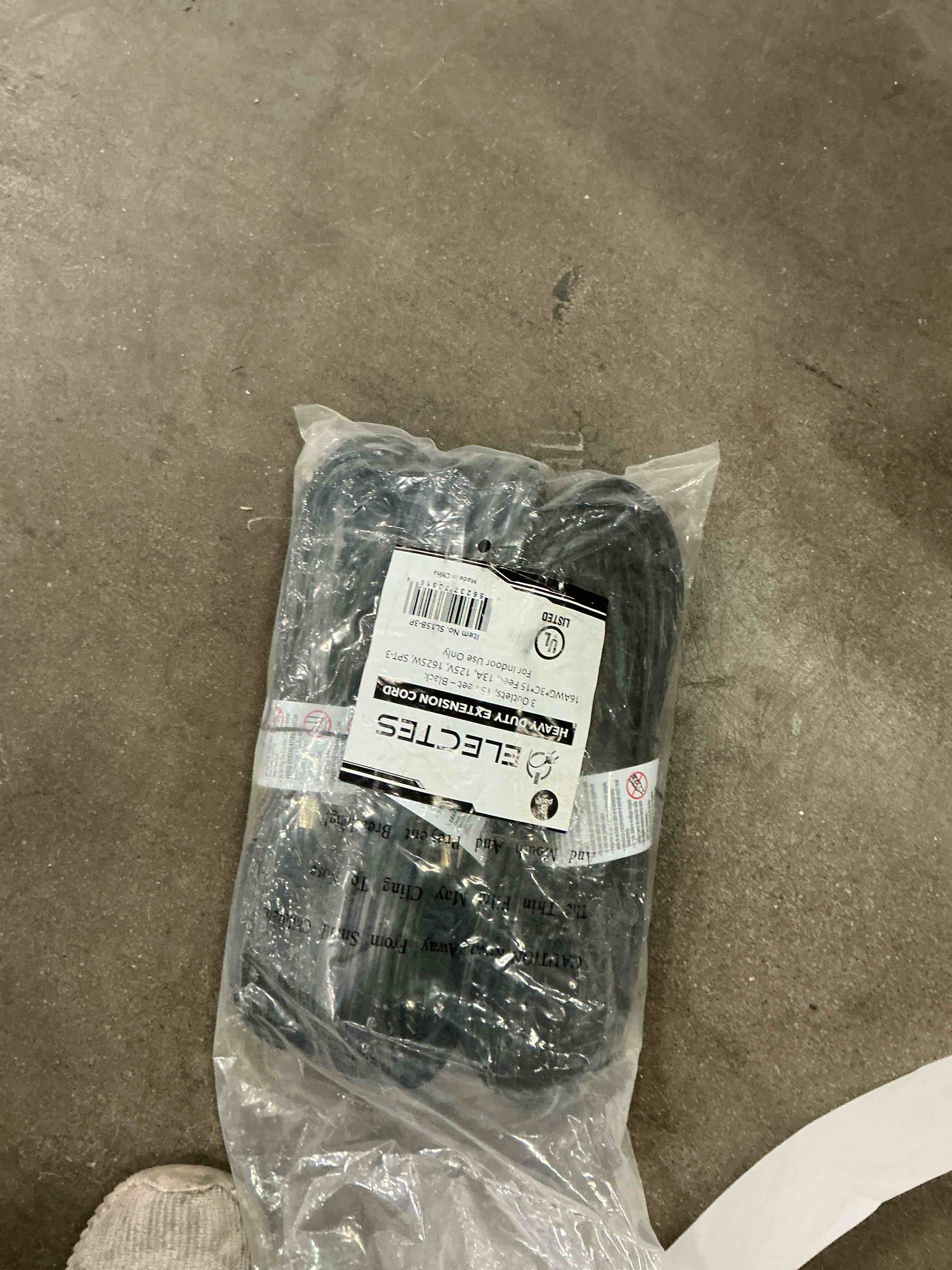 Condition photo showing Good Condition for 15 Feet Heavy Duty Extension Cord / Wire , Multi 3 Outlet , 3 Prong Grounded , Angled Flat Plug , 16/3 , SPT3 , UL Listed , Black {Value! 3 Pack}