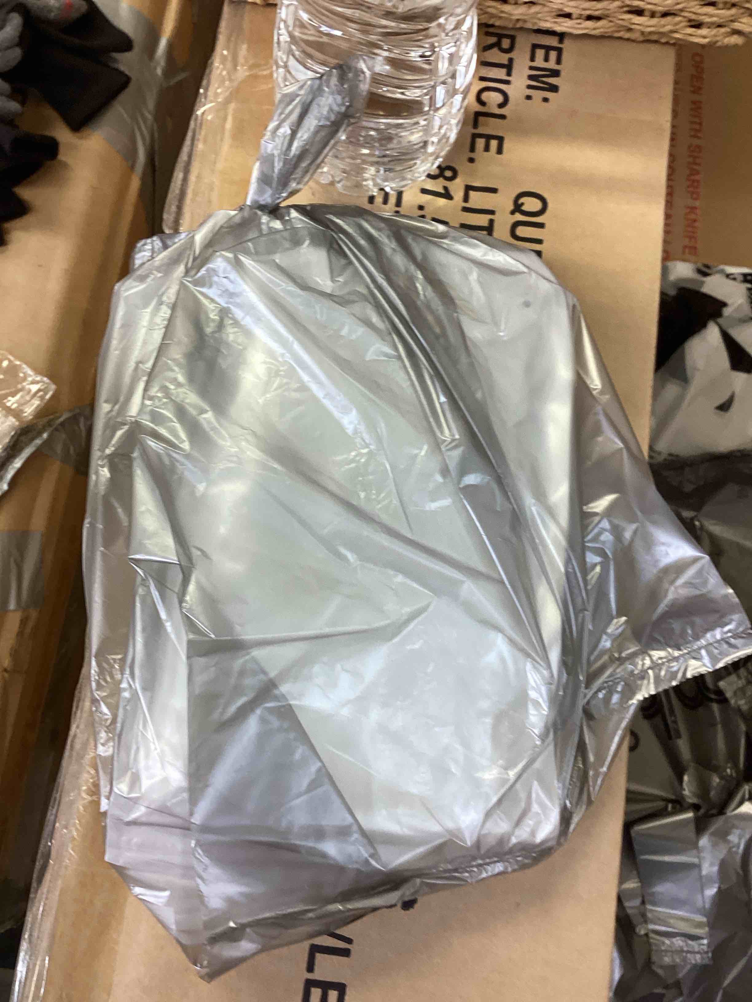 https://s3.amazonaws.com/lotting-images-prod/bidfta/GRA3671788_1760112063335.jpeg