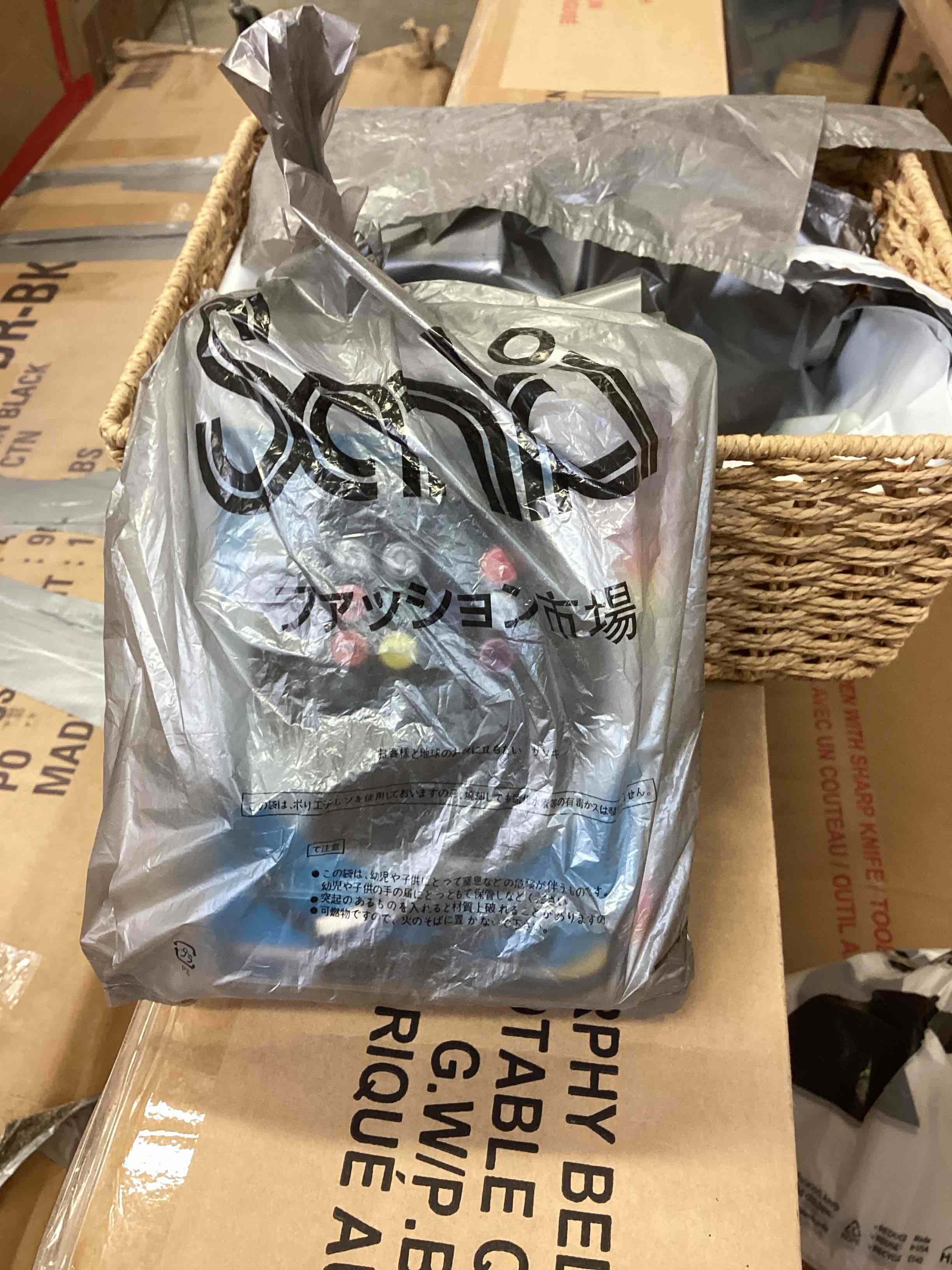 https://s3.amazonaws.com/lotting-images-prod/bidfta/GRA3671845_1760107658114.jpeg