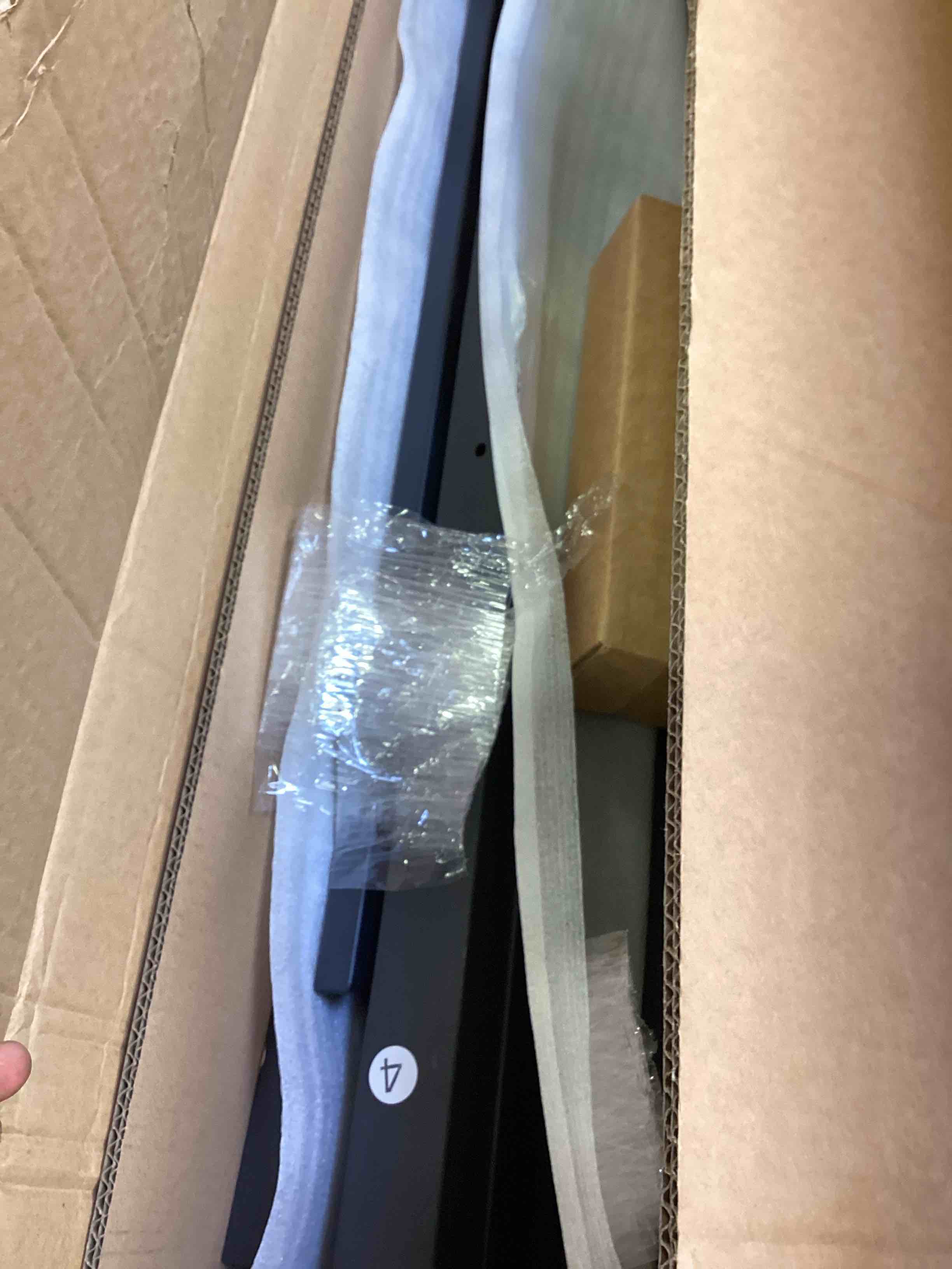 https://s3.amazonaws.com/lotting-images-prod/bidfta/GRA3672116_1760729572661.jpeg