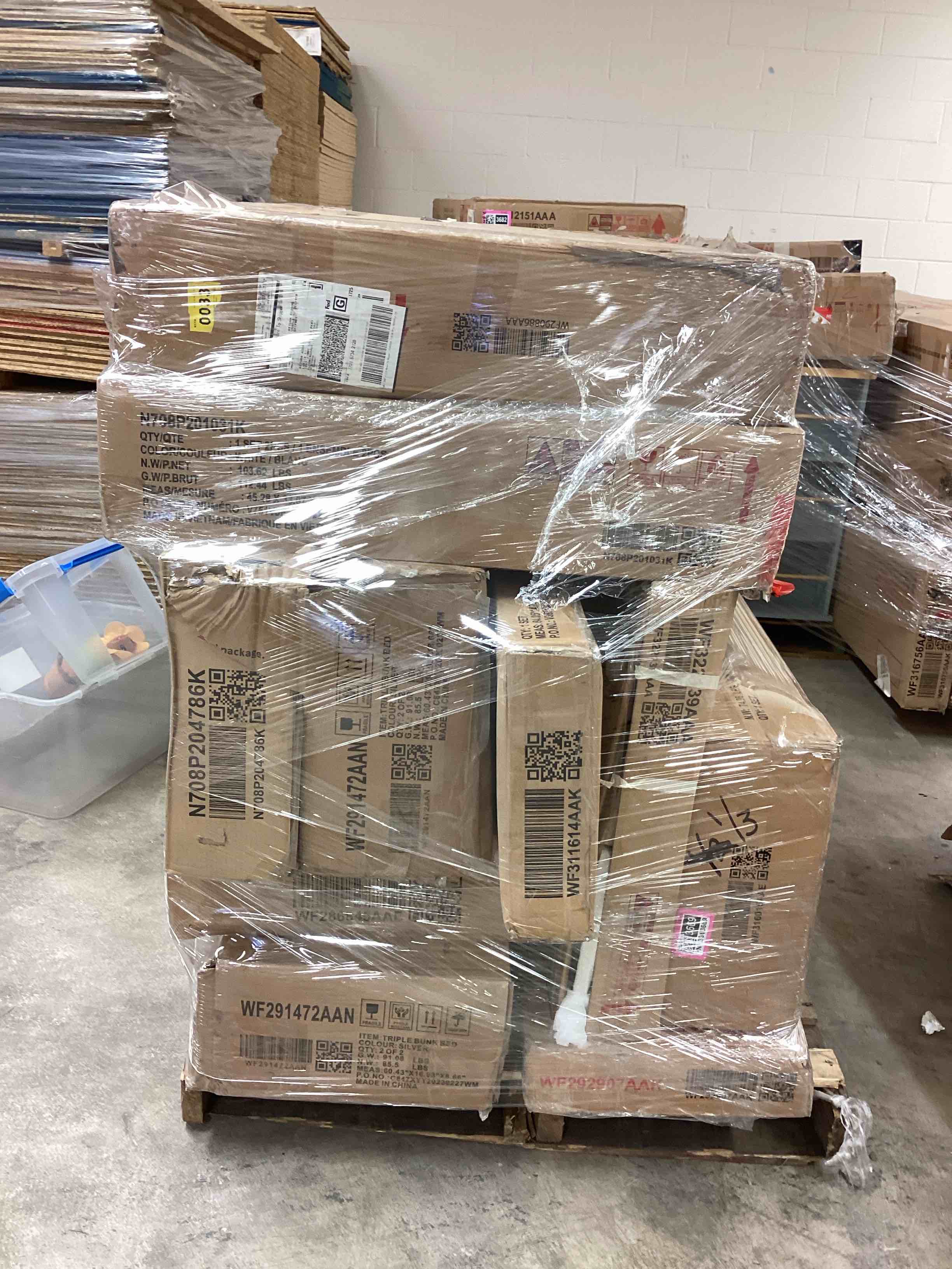 Pallet  of multiple furniture 