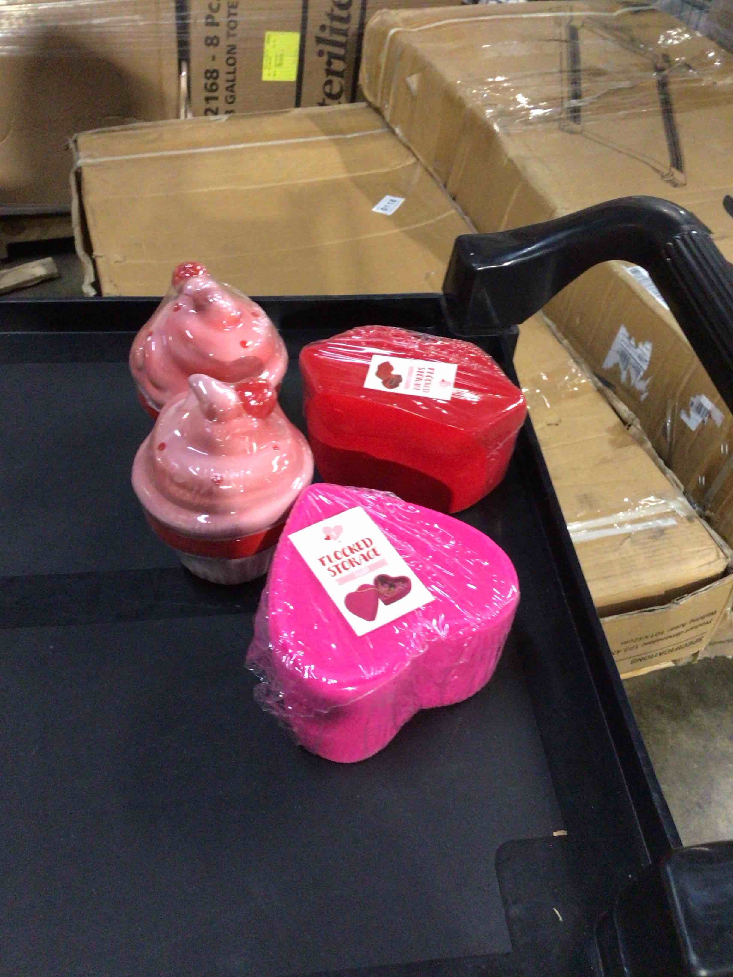 Assorted Valentine’s Day Items (Lot and 4 Items)
