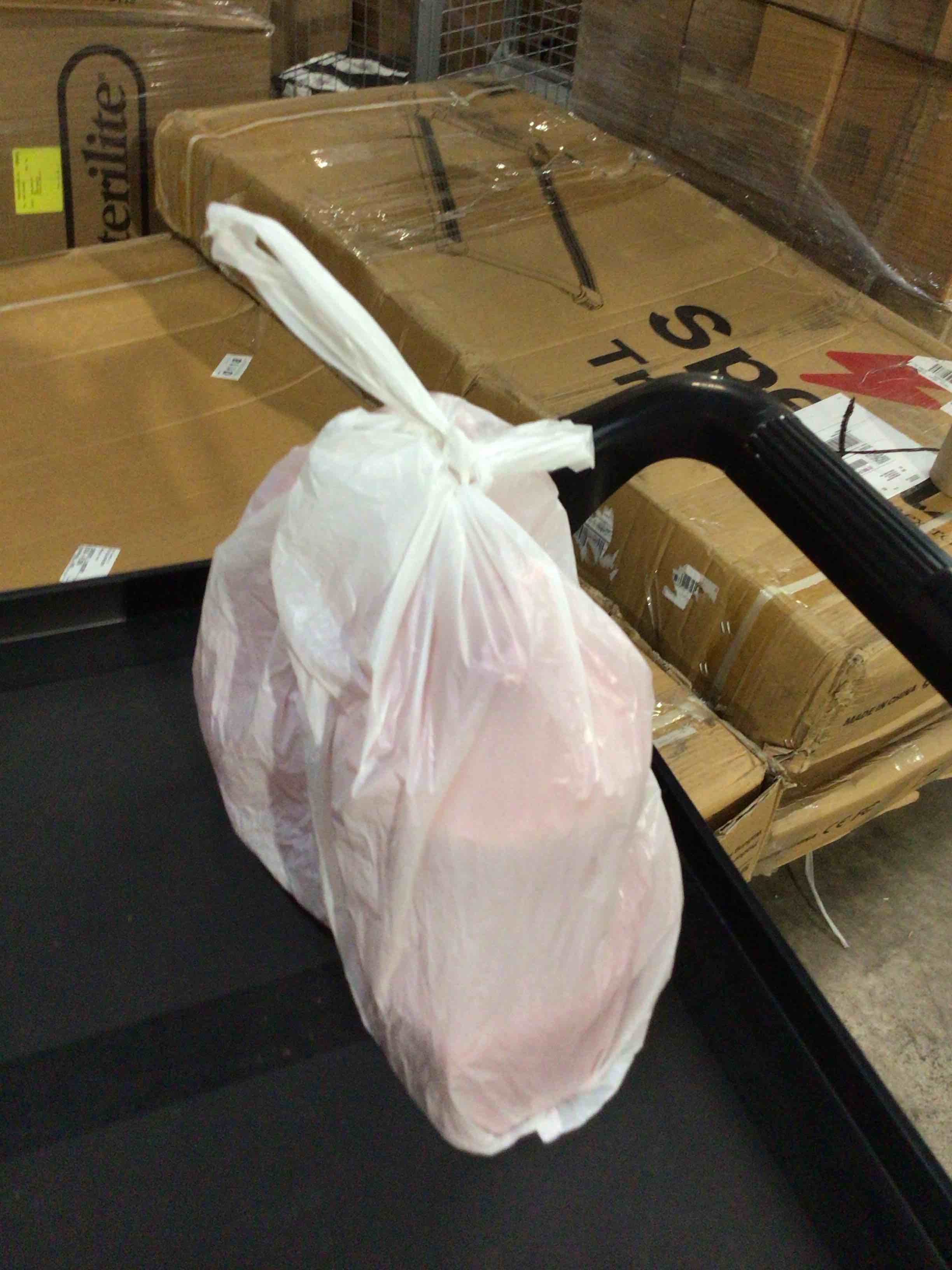 https://s3.amazonaws.com/lotting-images-prod/bidfta/GRA3677028_1758228851106.jpeg