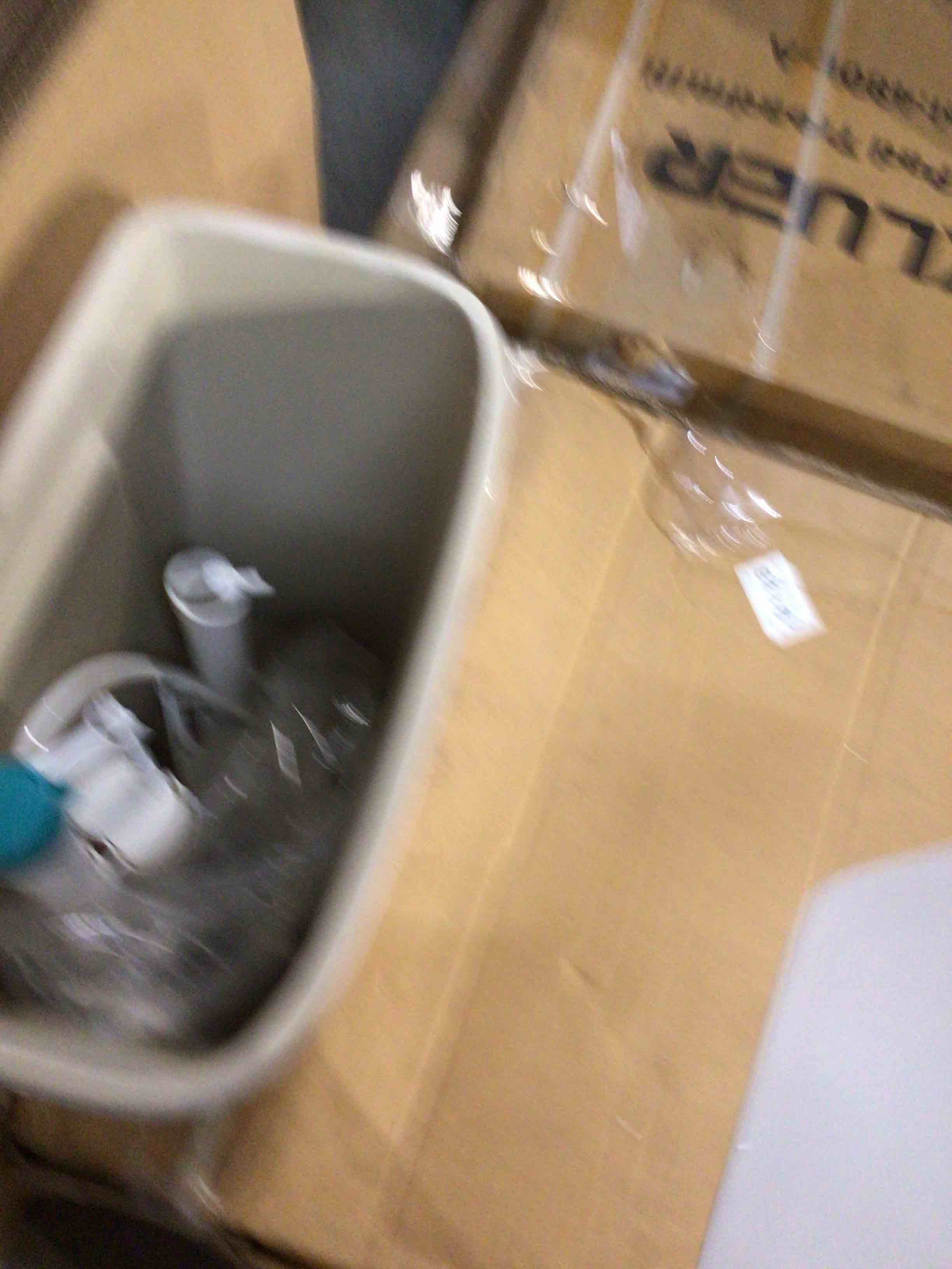 https://s3.amazonaws.com/lotting-images-prod/bidfta/GRA3677073_1758293292322.jpeg