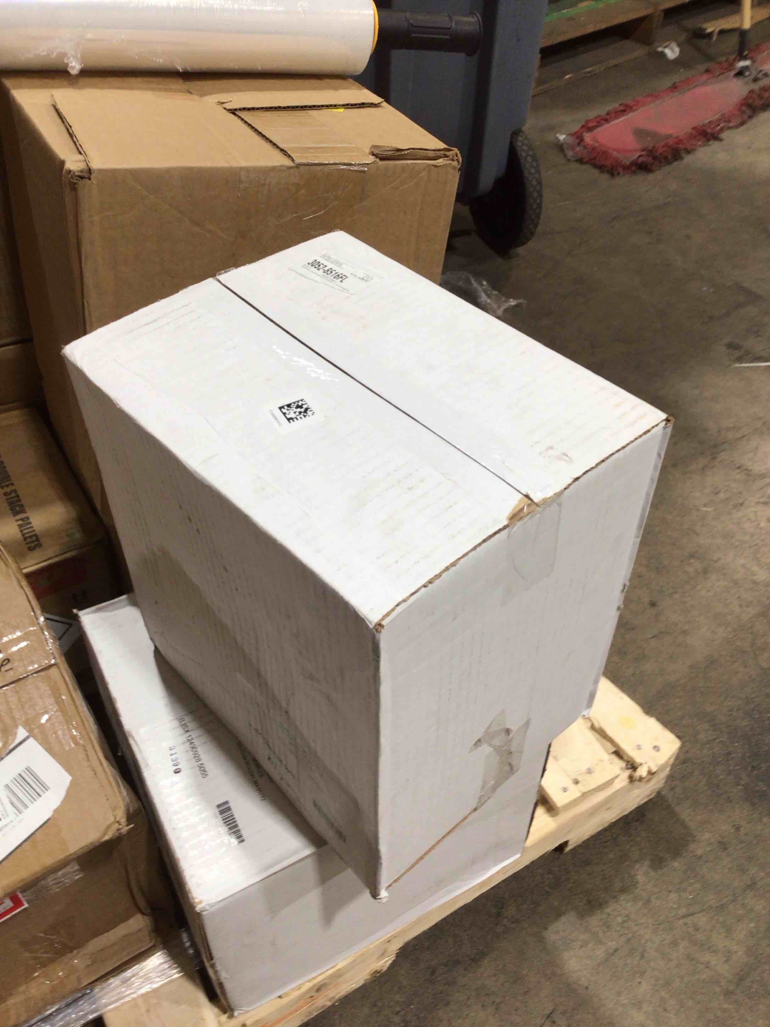 https://s3.amazonaws.com/lotting-images-prod/bidfta/GRA3677183_1758308909973.jpeg