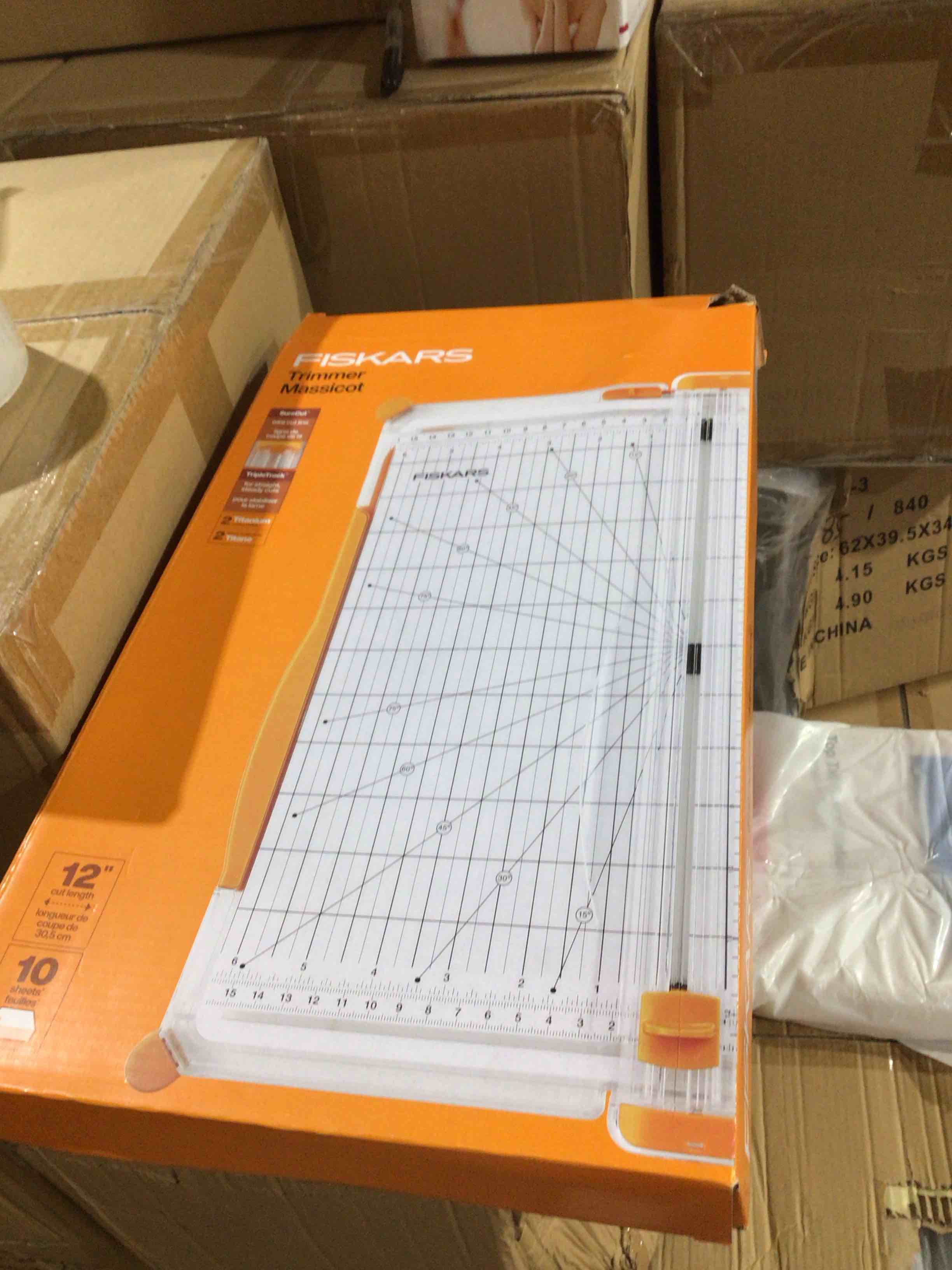 https://s3.amazonaws.com/lotting-images-prod/bidfta/GRA3677330_1758569501613.jpeg