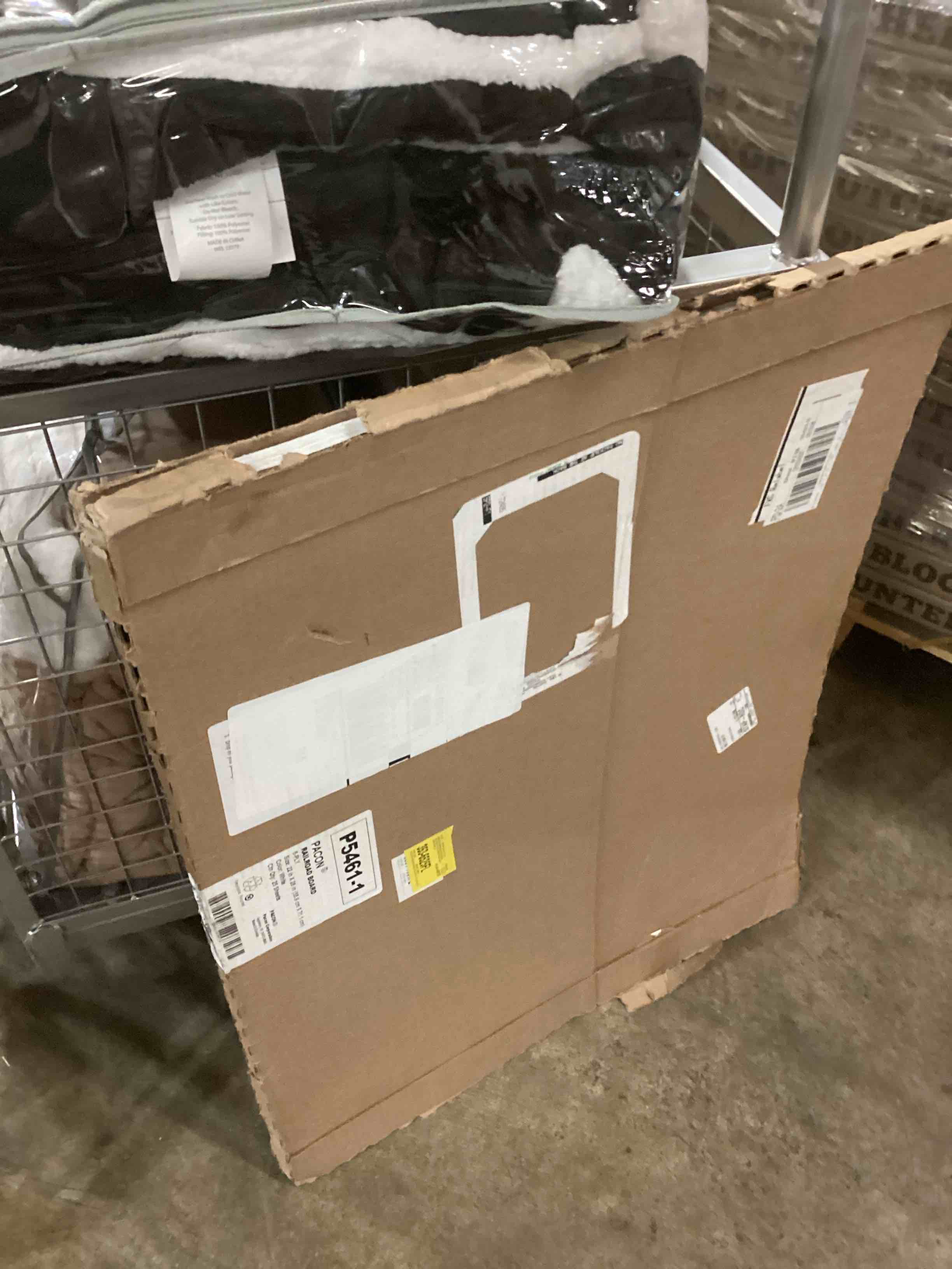 https://s3.amazonaws.com/lotting-images-prod/bidfta/GRA3677814_1759425455606.jpeg