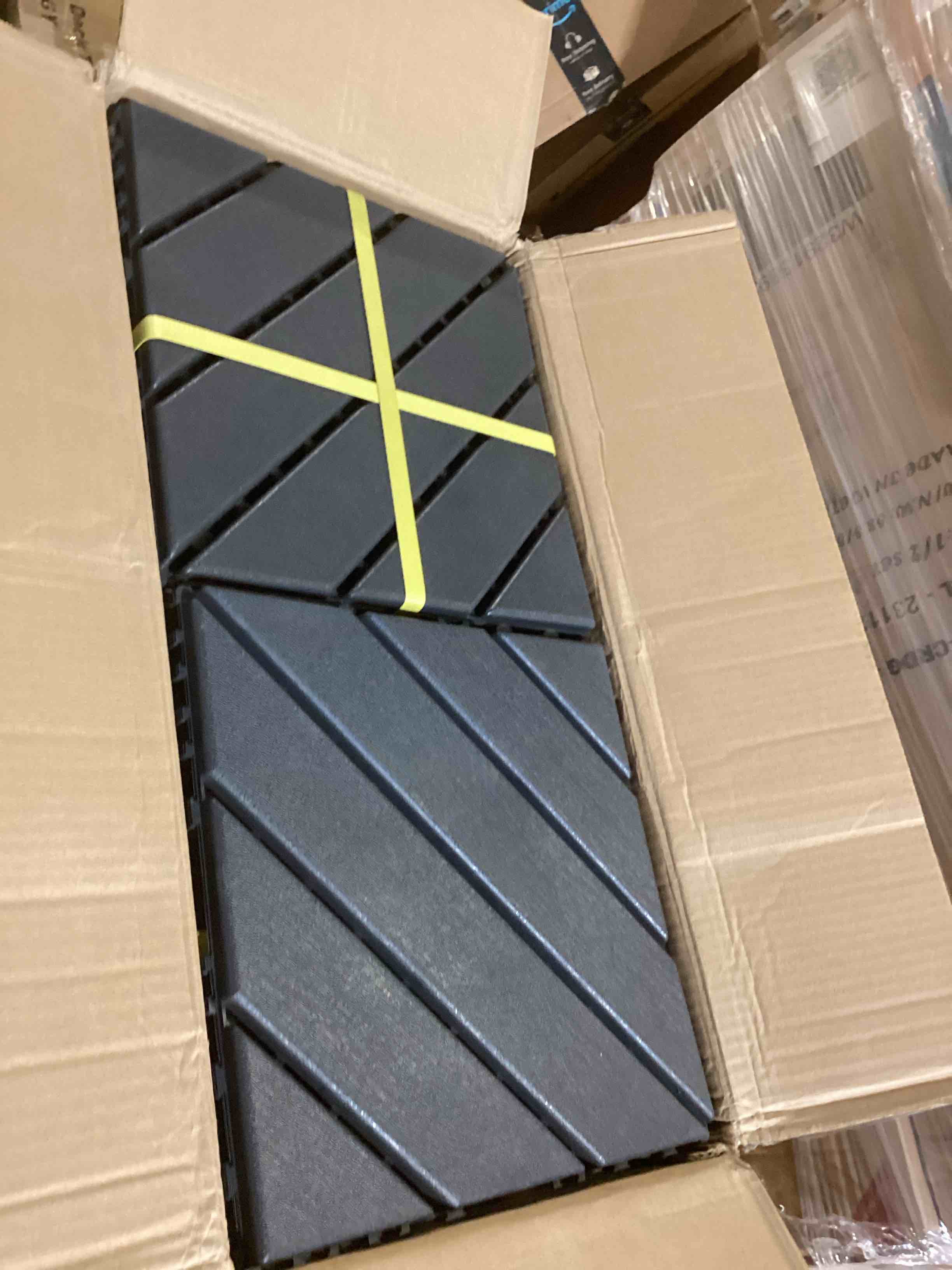 https://s3.amazonaws.com/lotting-images-prod/bidfta/GRA3677837_1759439586056.jpeg