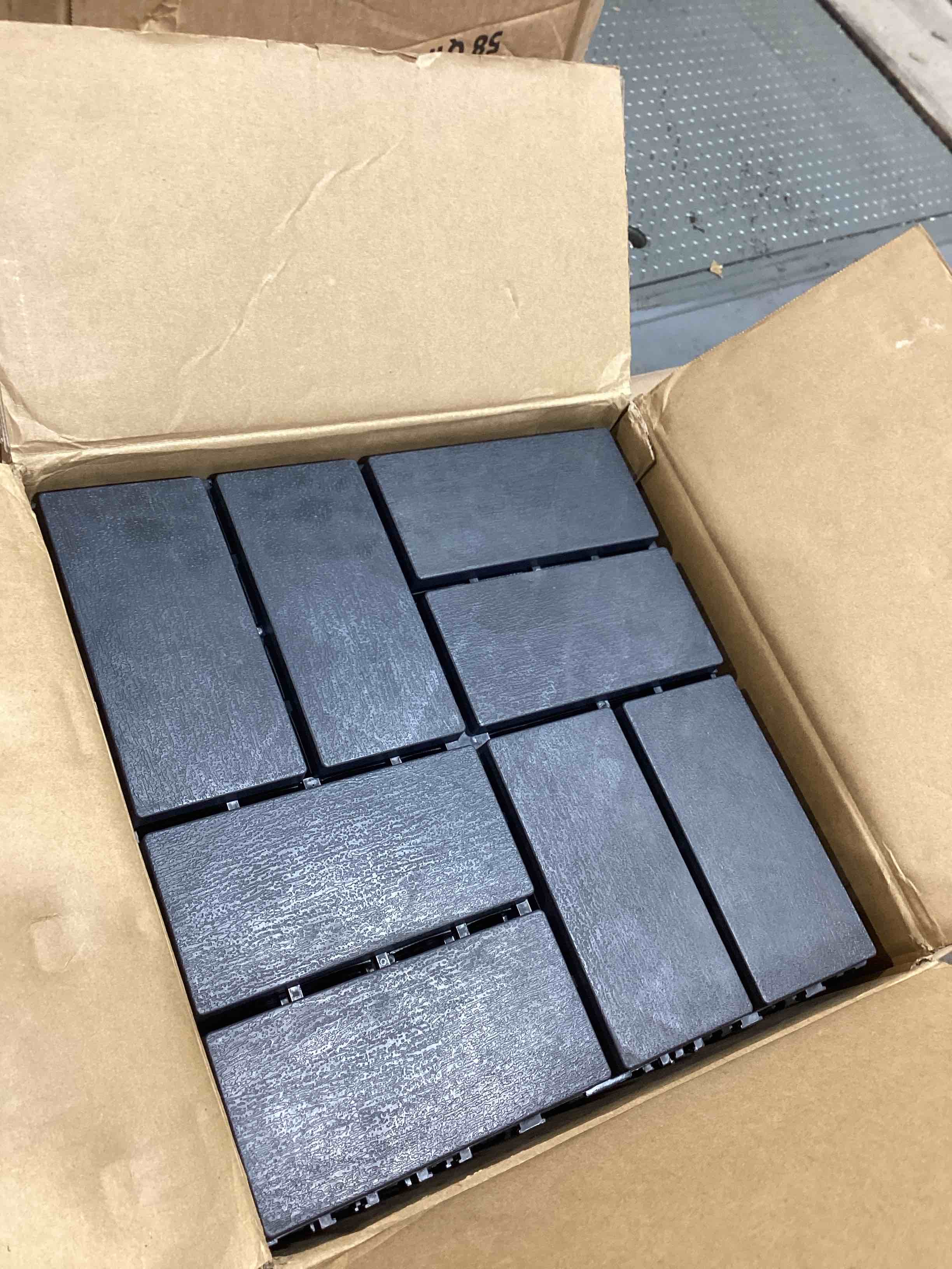 https://s3.amazonaws.com/lotting-images-prod/bidfta/GRA3678163_1760376644526.jpeg