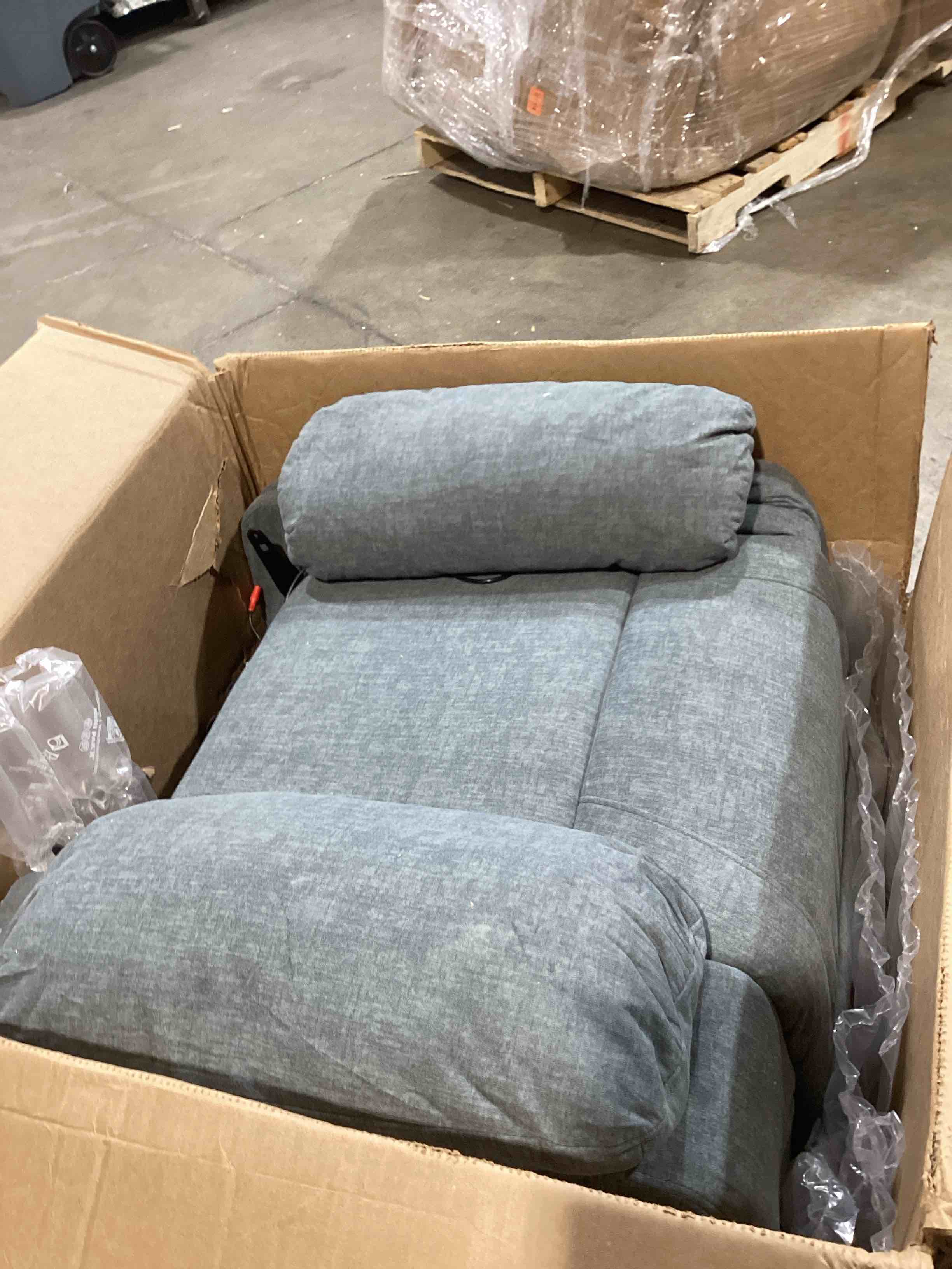 https://s3.amazonaws.com/lotting-images-prod/bidfta/GRA3678207_1760455018250.jpeg