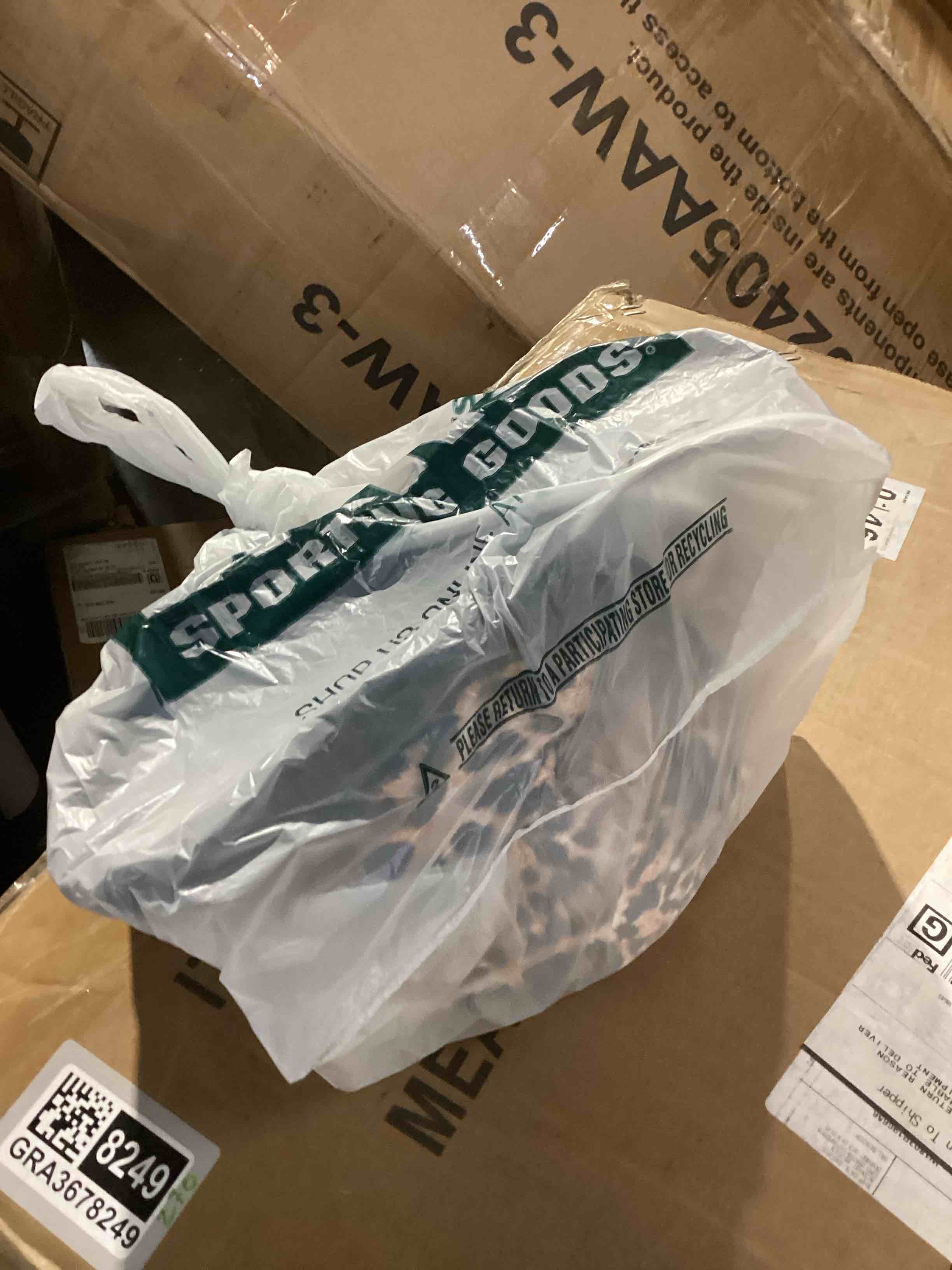 https://s3.amazonaws.com/lotting-images-prod/bidfta/GRA3678238_1760541380902.jpeg