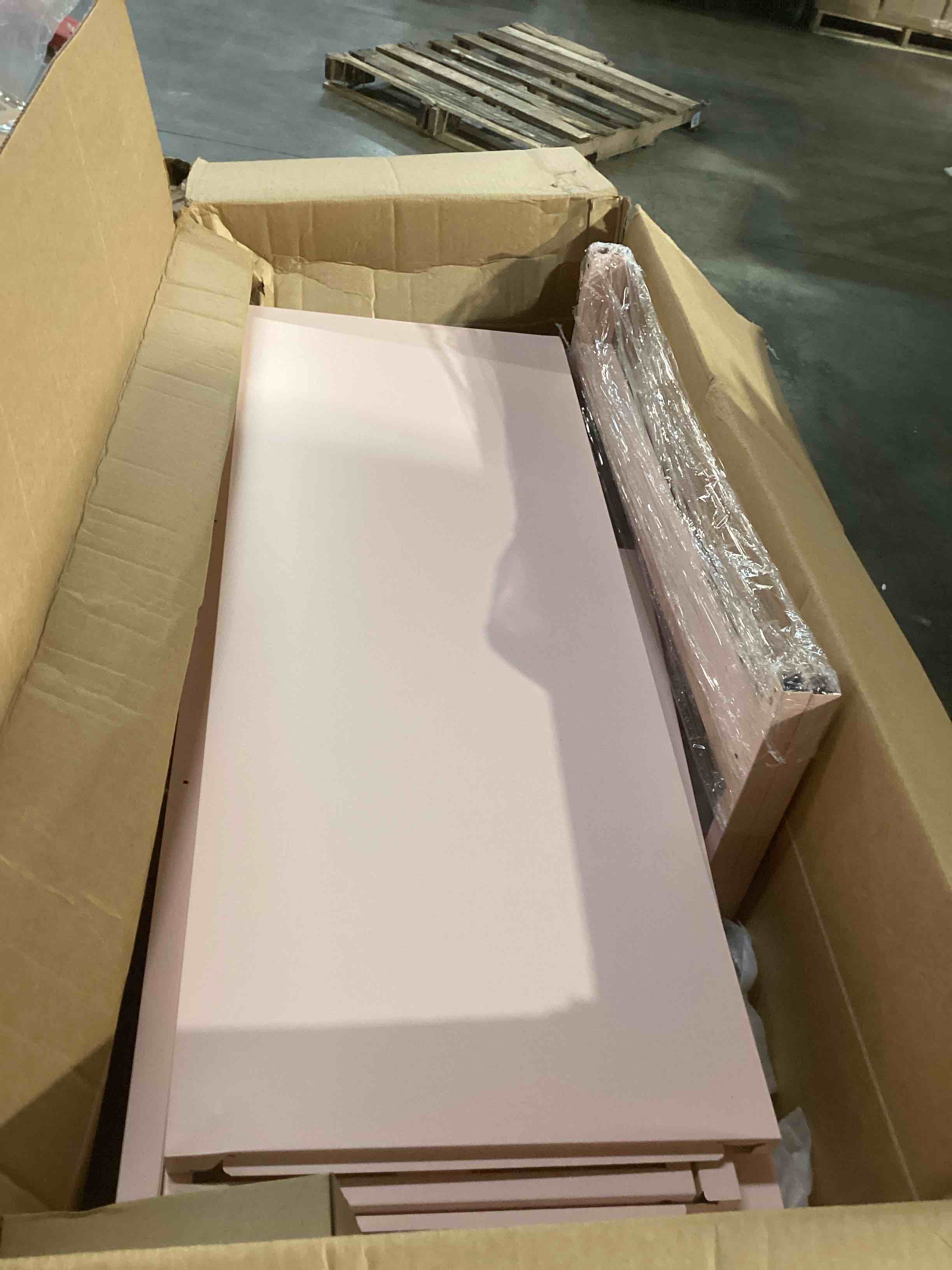 https://s3.amazonaws.com/lotting-images-prod/bidfta/GRA3678291_1760558142567.jpeg