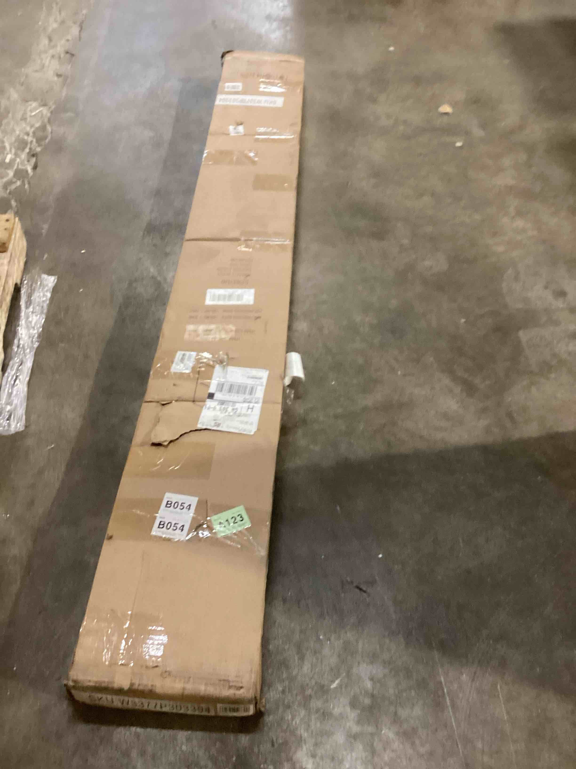https://s3.amazonaws.com/lotting-images-prod/bidfta/GRA3678343_1760627279287.jpeg