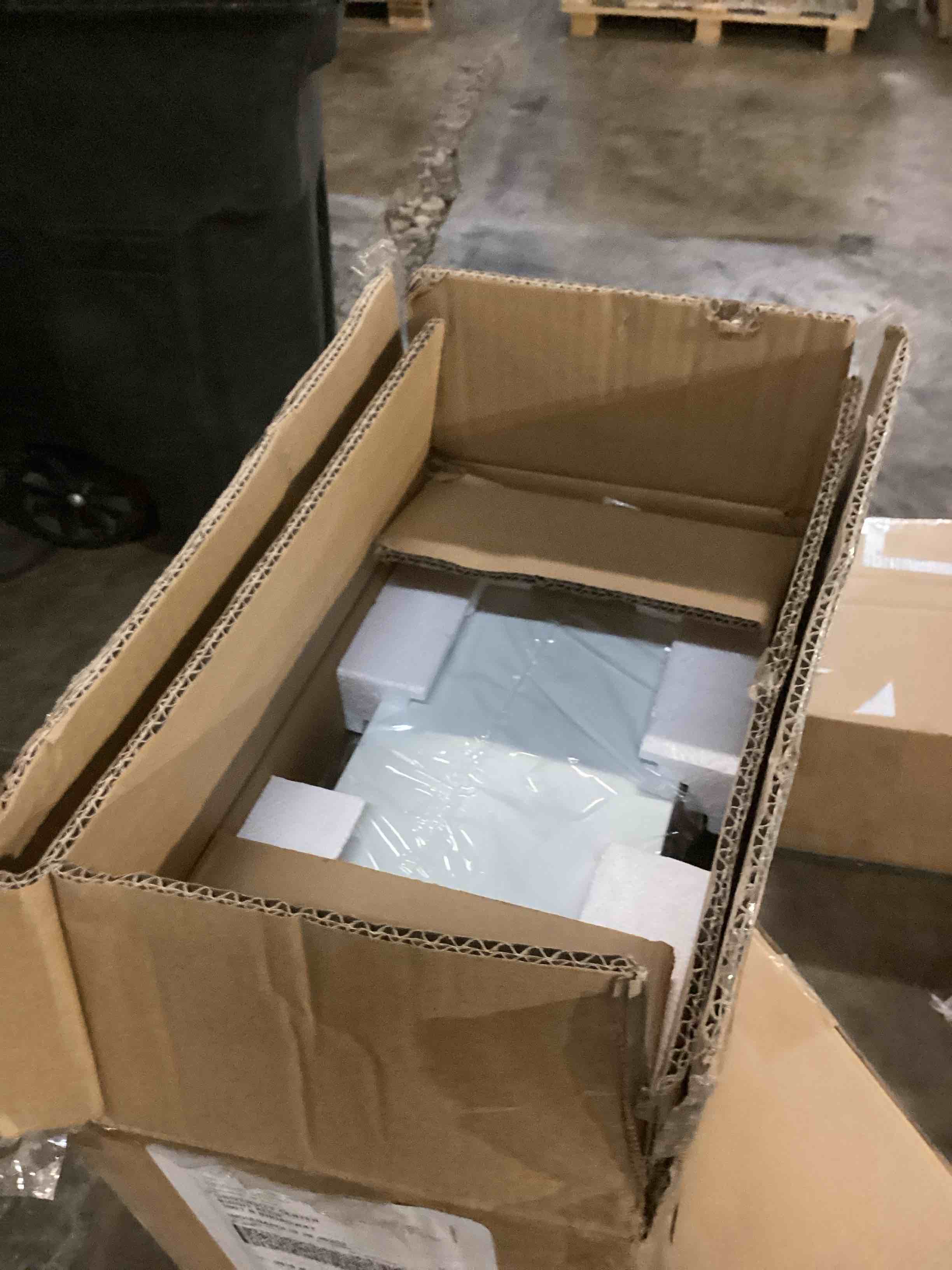 https://s3.amazonaws.com/lotting-images-prod/bidfta/GRA3678422_1760976191117.jpeg
