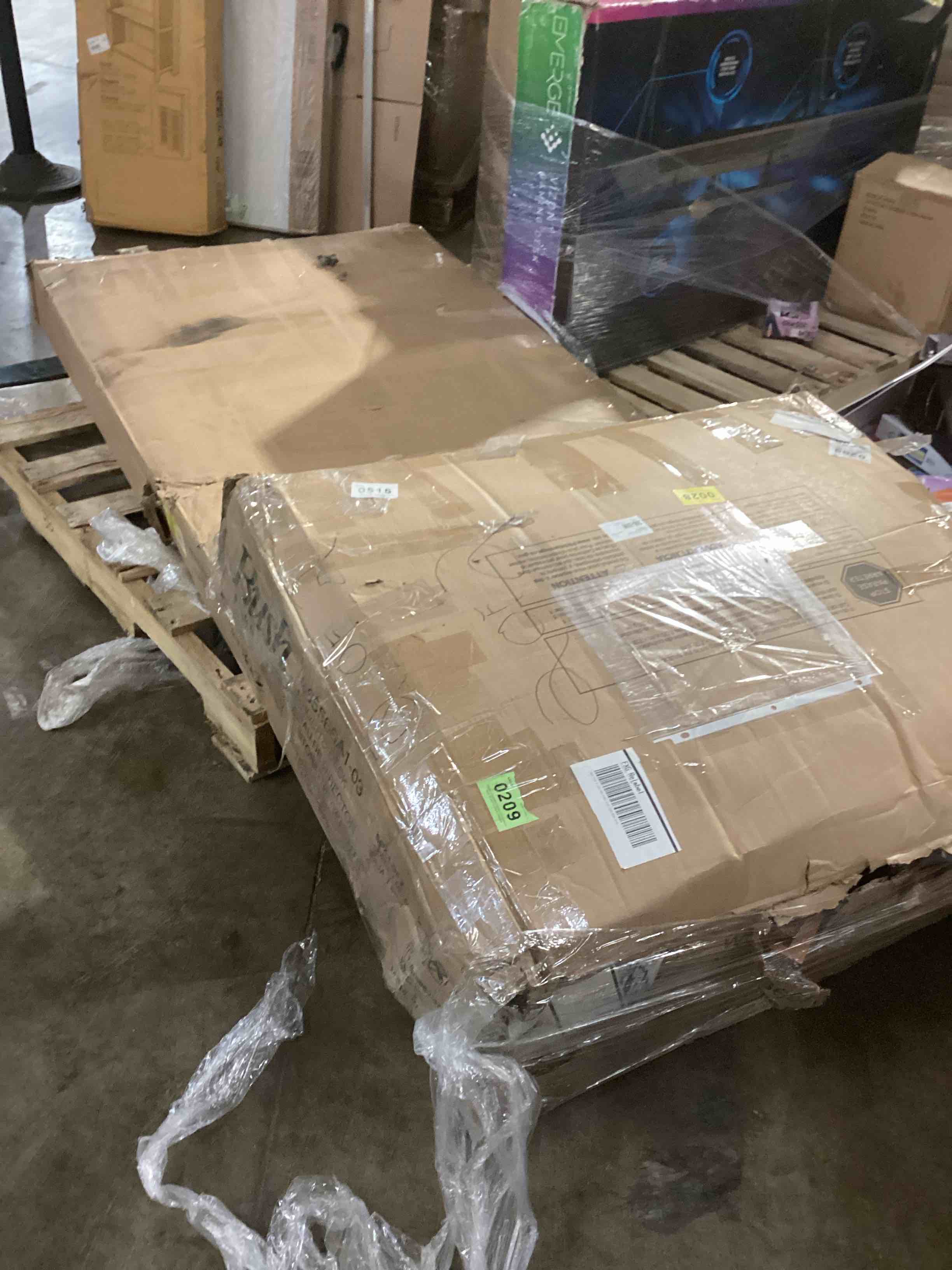 https://s3.amazonaws.com/lotting-images-prod/bidfta/GRA3678431_1760974640245.jpeg