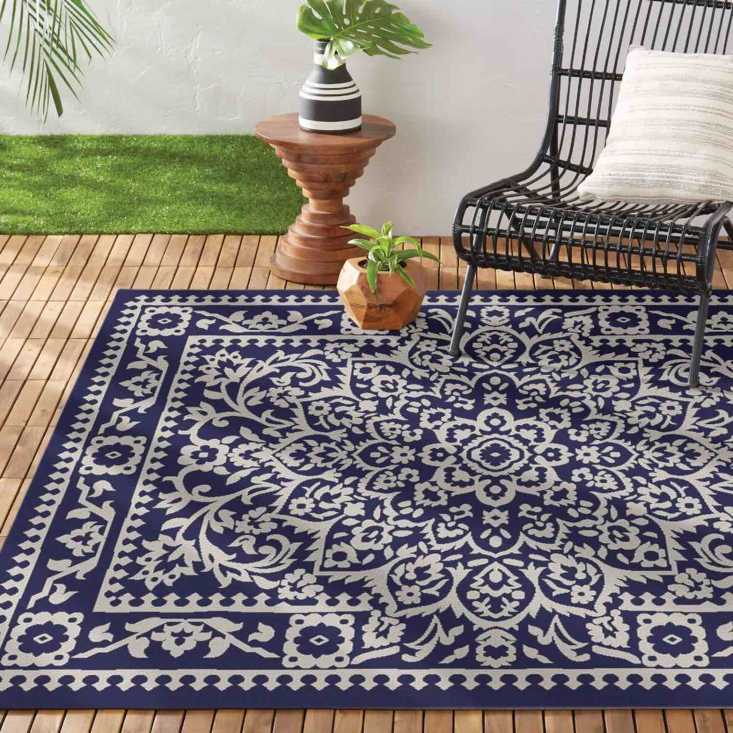 Nicole Miller Sharon Reversible Indoor/Outdoor Area Rug, 8' x 10' Navy-Cream/Beige-Cream