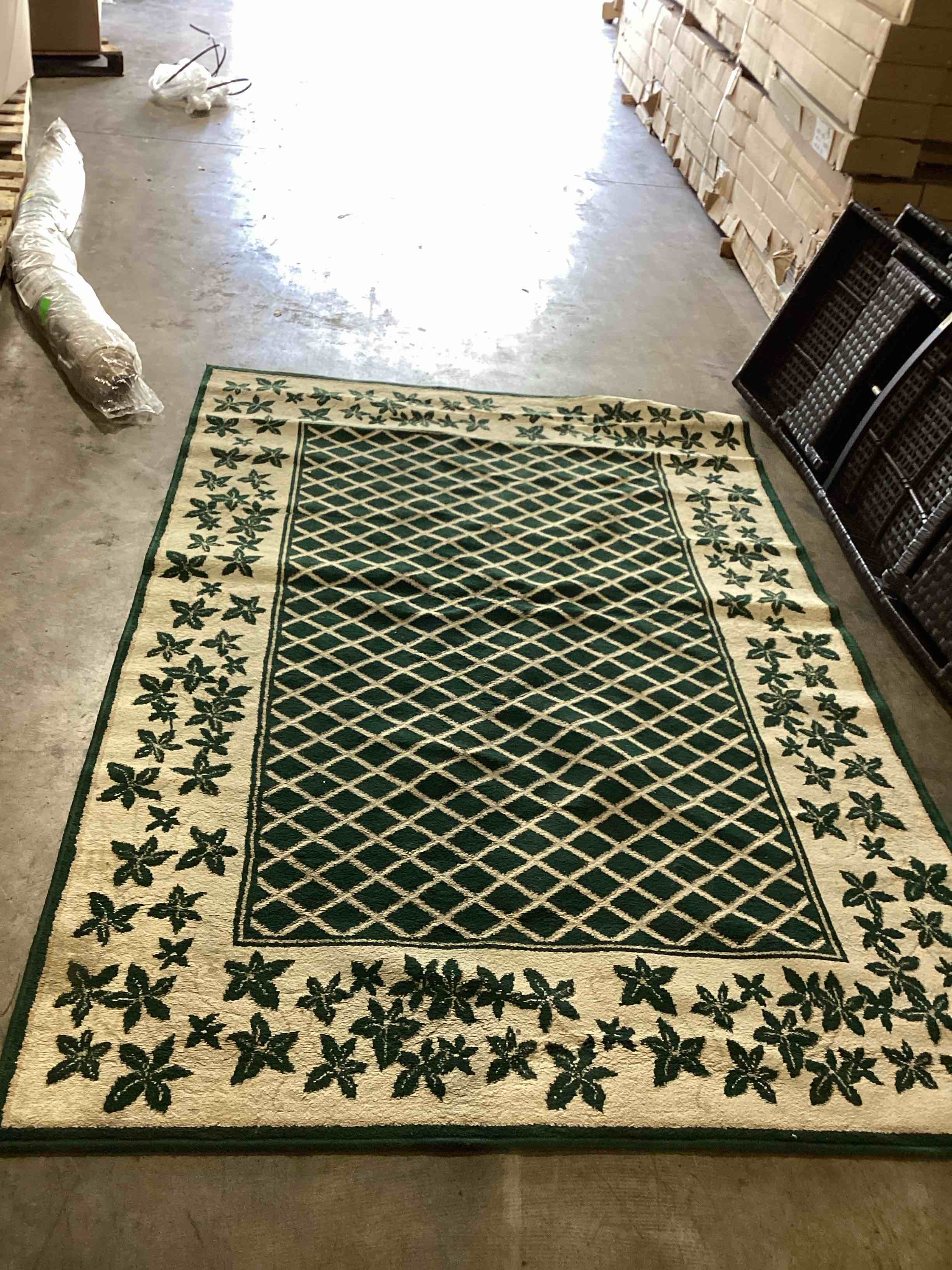 Diamond Quatrefoil With Flowers Area Rug, 5’2” X 9’ Green/Beige