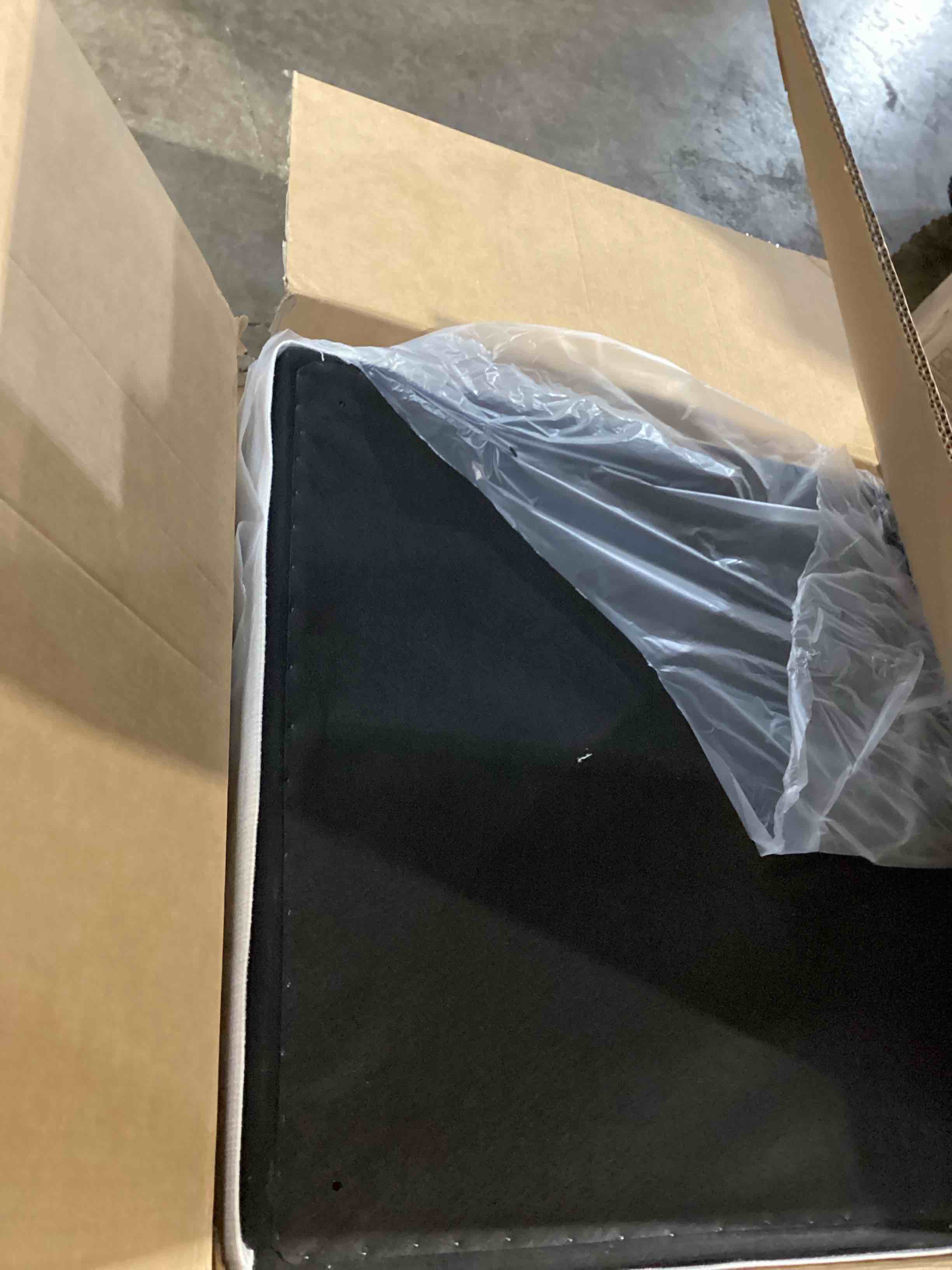 https://s3.amazonaws.com/lotting-images-prod/bidfta/GRA3678797_1761335535446.jpeg
