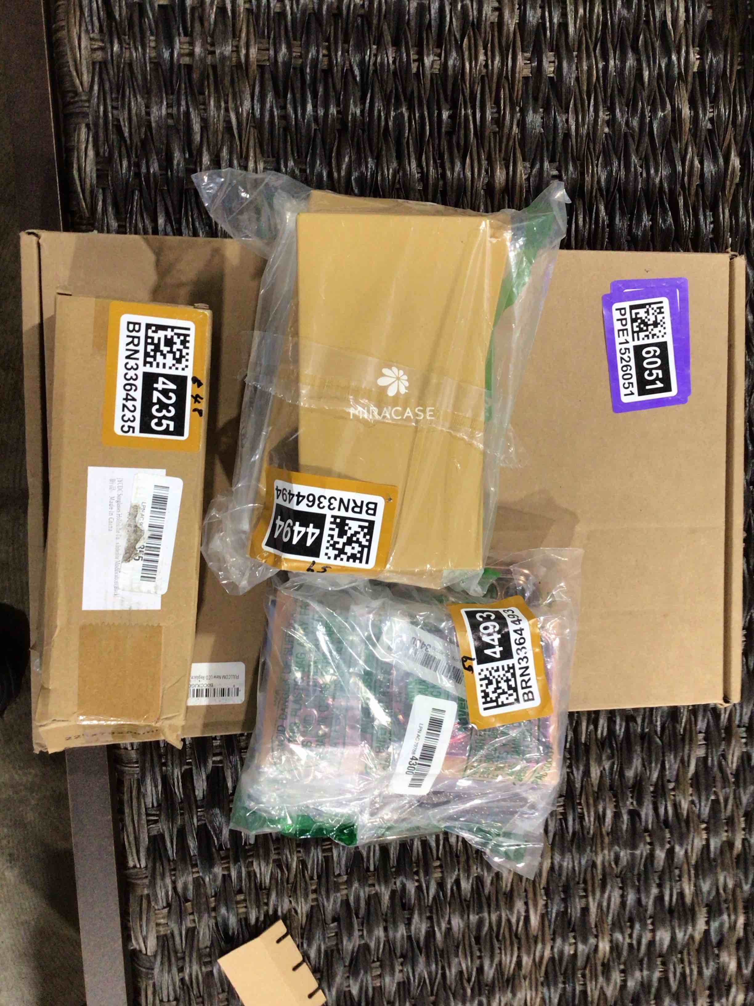 https://s3.amazonaws.com/lotting-images-prod/bidfta/GRA3697450_1751662480613.jpeg