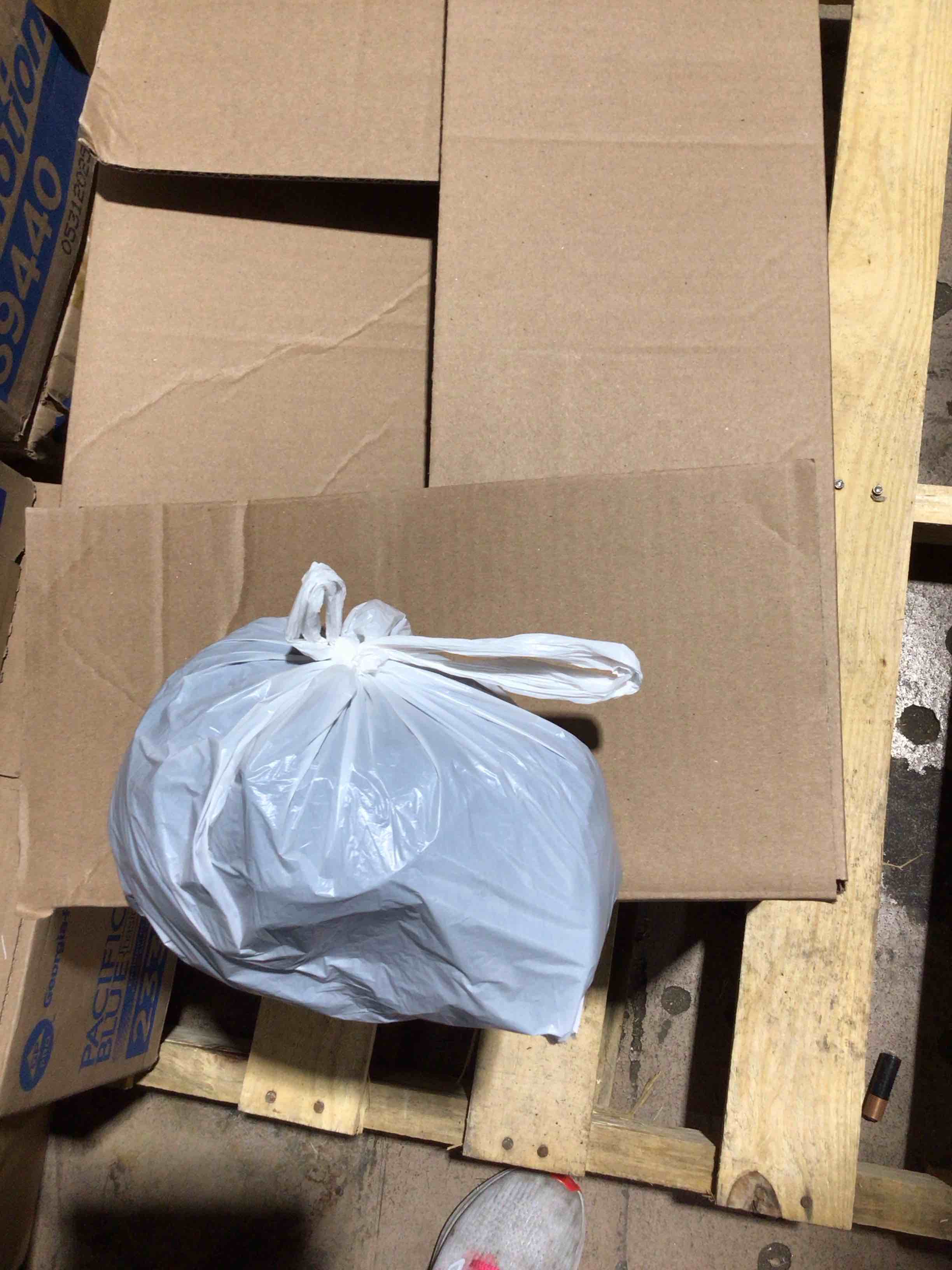 https://s3.amazonaws.com/lotting-images-prod/bidfta/GRA3697838_1753298758132.jpeg