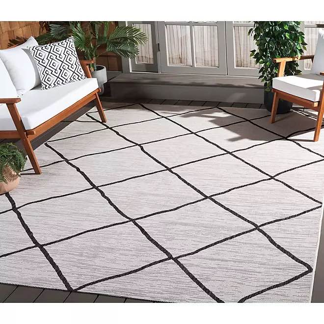 Safavieh Resort Indoor/Outdoor Rug Collection, 8' x 10'