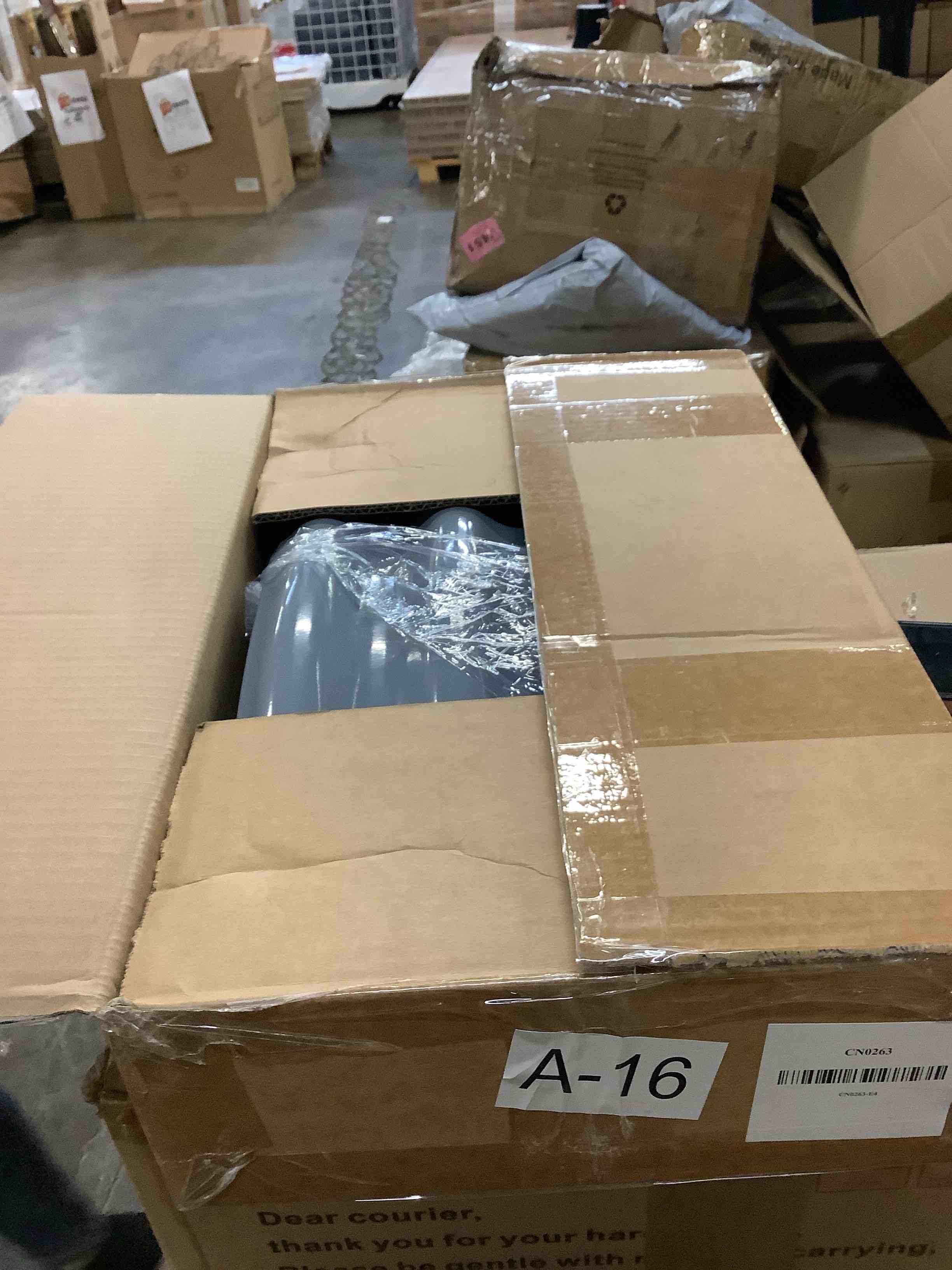 https://s3.amazonaws.com/lotting-images-prod/bidfta/GRA3698758_1755010005343.jpeg