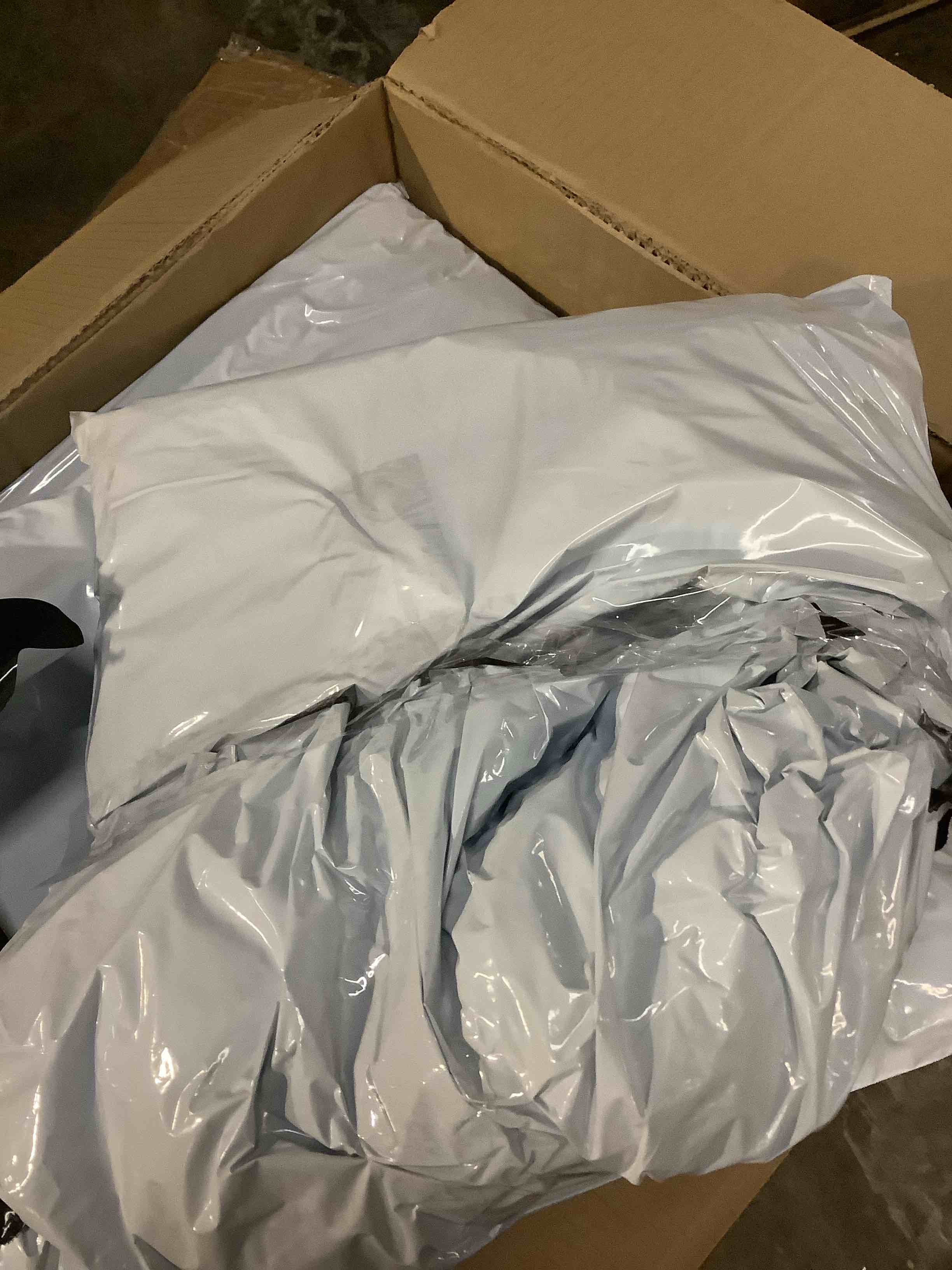https://s3.amazonaws.com/lotting-images-prod/bidfta/GRA3698810_1755105996878.jpeg