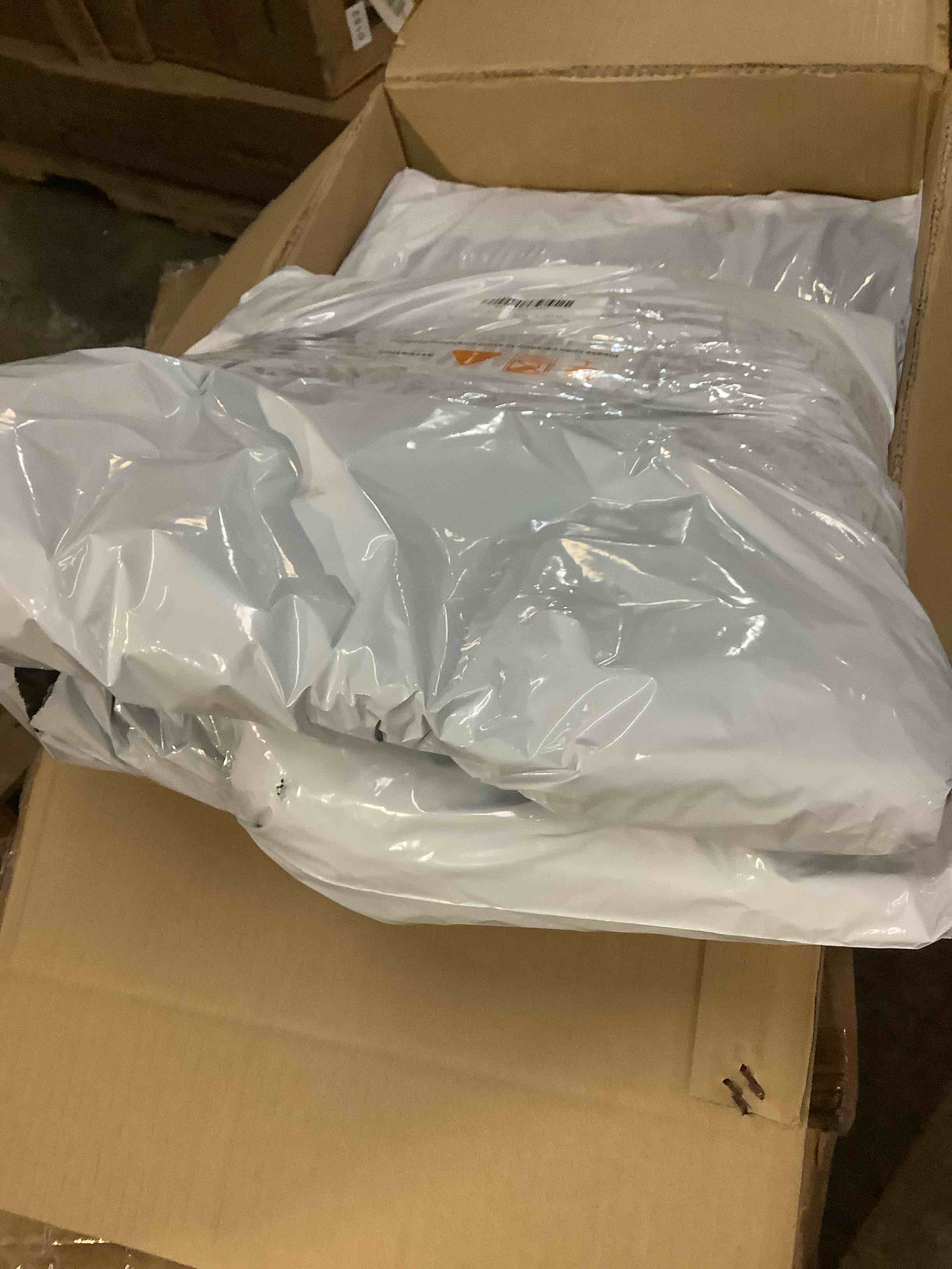 https://s3.amazonaws.com/lotting-images-prod/bidfta/GRA3698810_1755106085306.jpeg