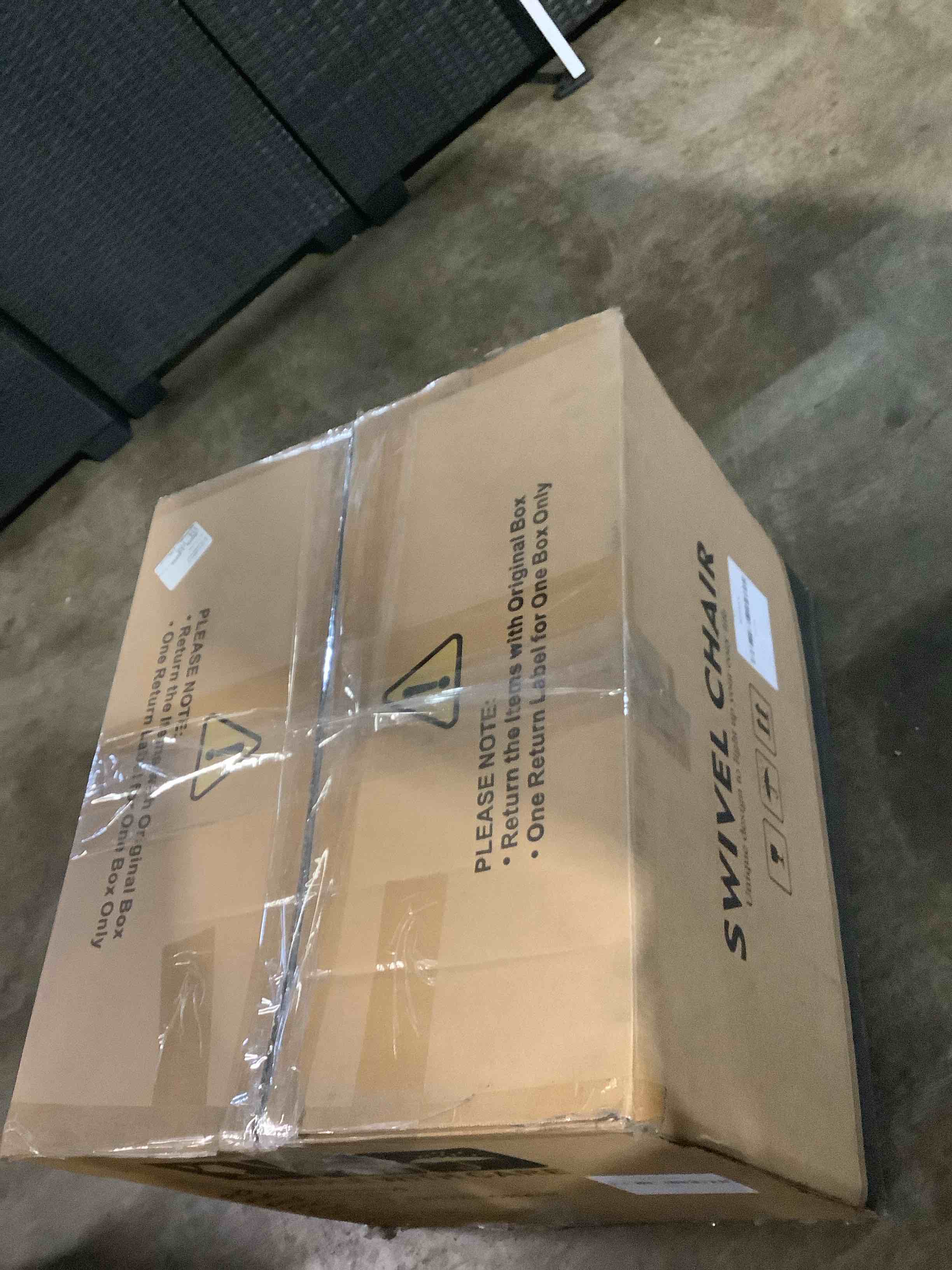 https://s3.amazonaws.com/lotting-images-prod/bidfta/GRA3698840_1755193829002.jpeg