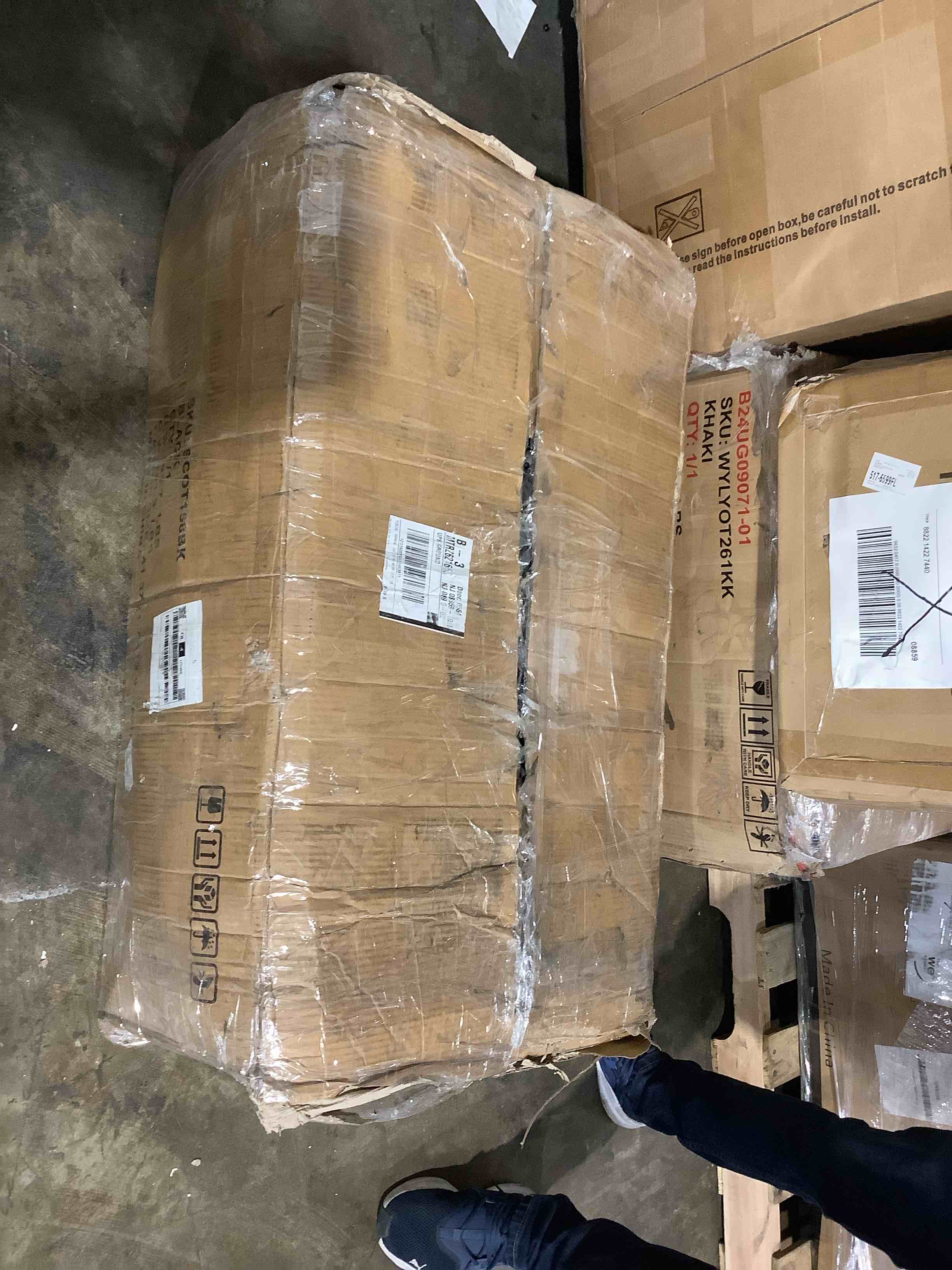 https://s3.amazonaws.com/lotting-images-prod/bidfta/GRA3698952_1755620357998.jpeg