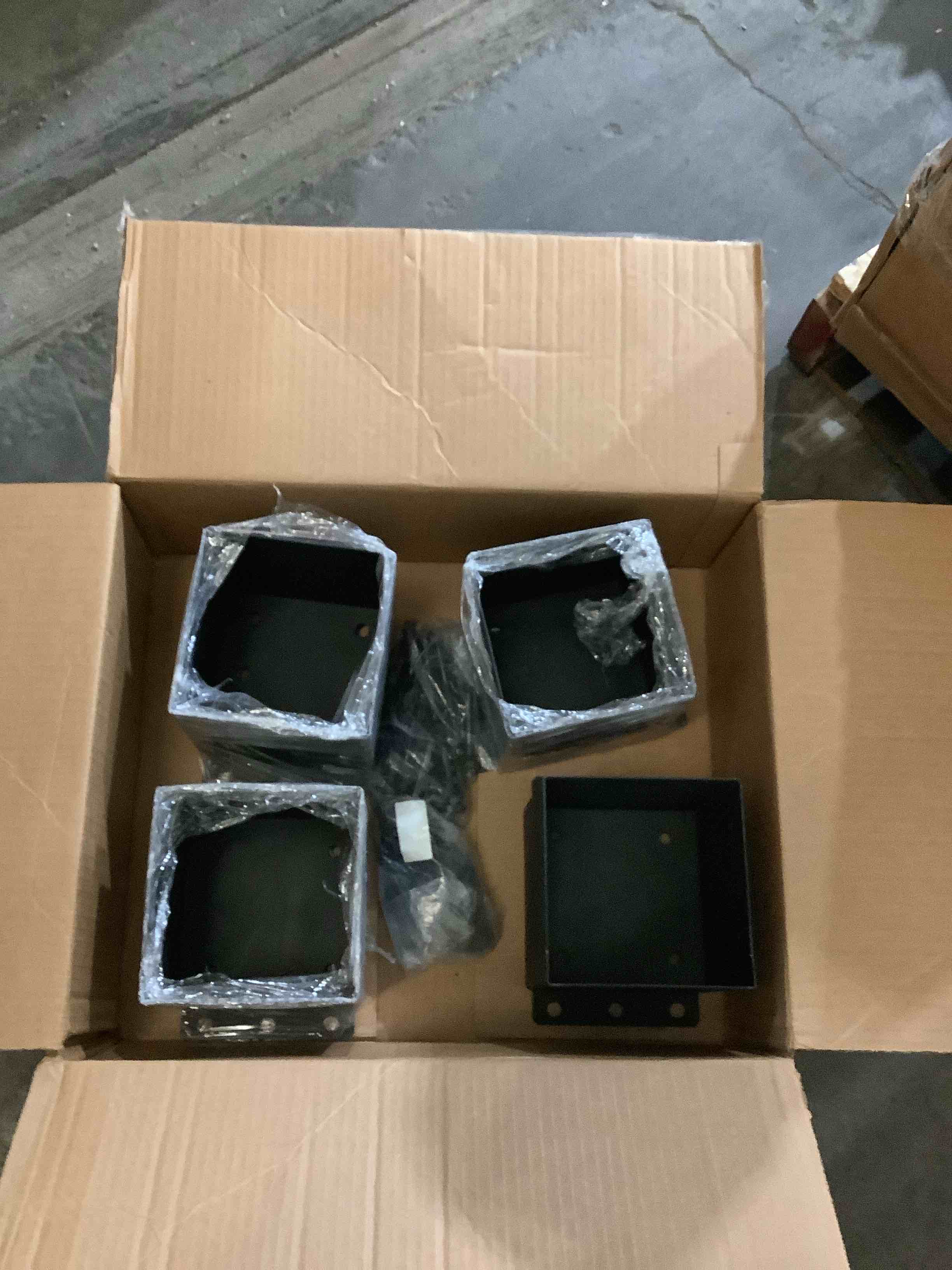 https://s3.amazonaws.com/lotting-images-prod/bidfta/GRA3698997_1755702607539.jpeg