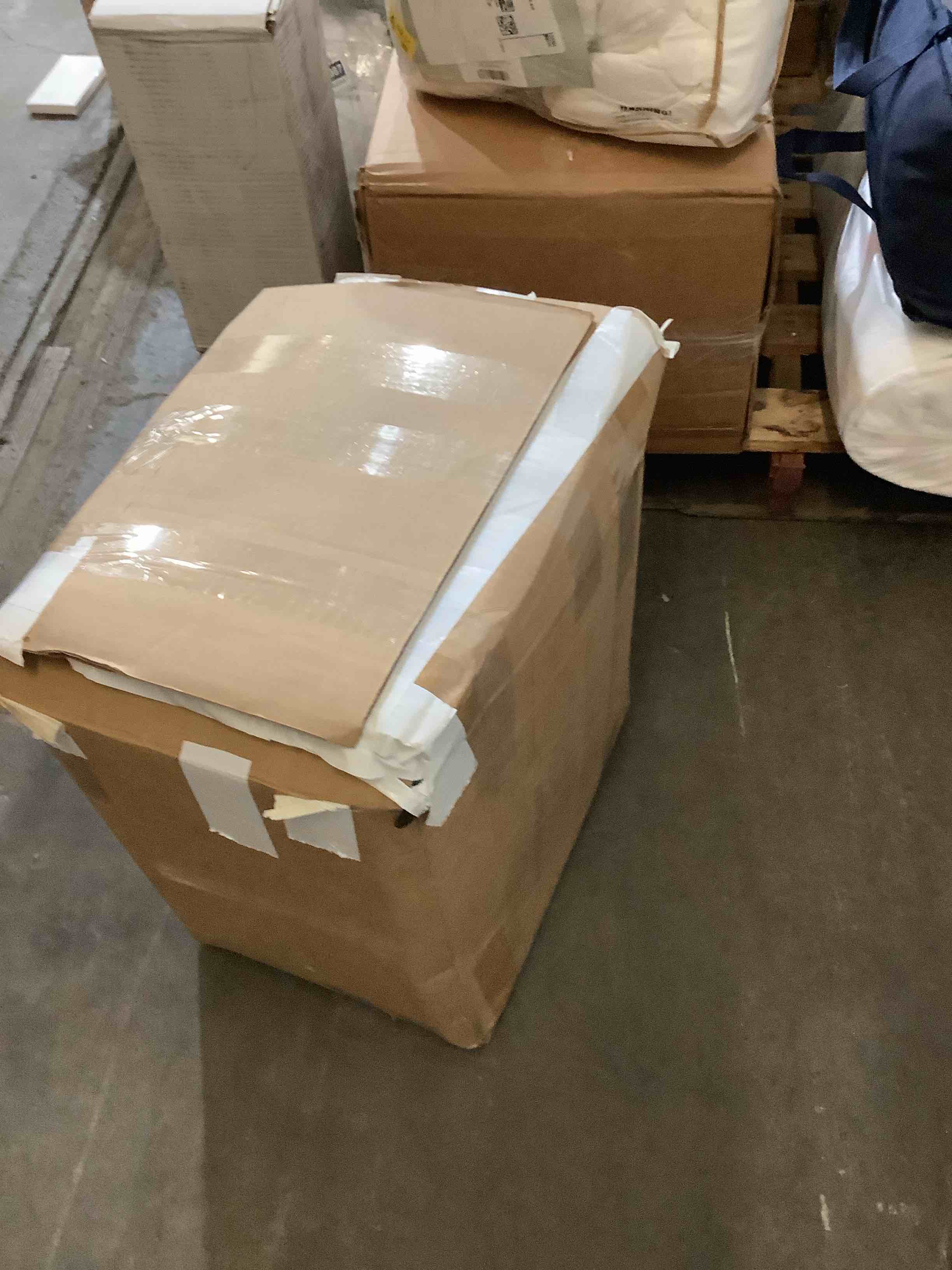 https://s3.amazonaws.com/lotting-images-prod/bidfta/GRA3699002_1755704142798.jpeg