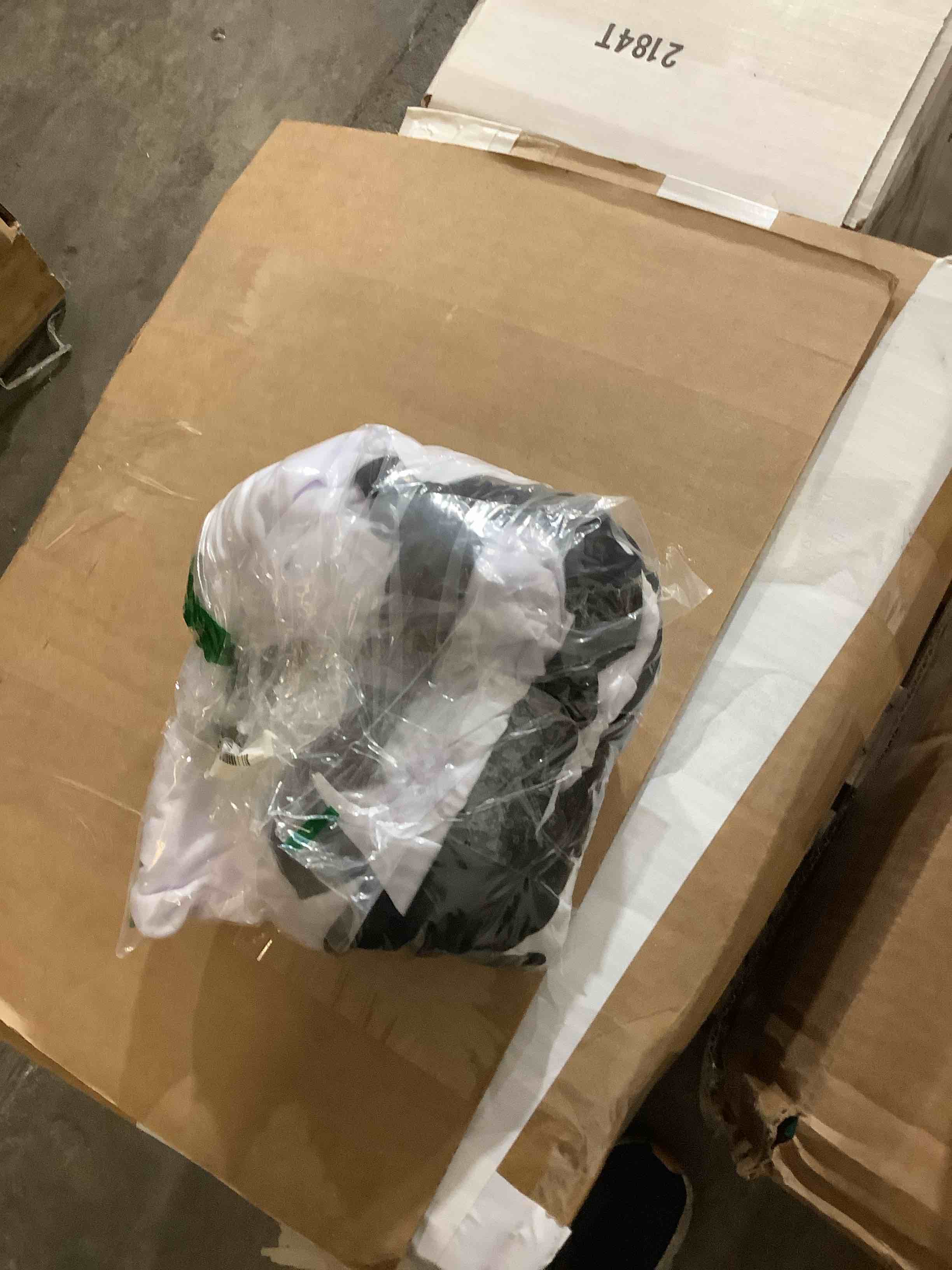 https://s3.amazonaws.com/lotting-images-prod/bidfta/GRA3699004_1755704773214.jpeg