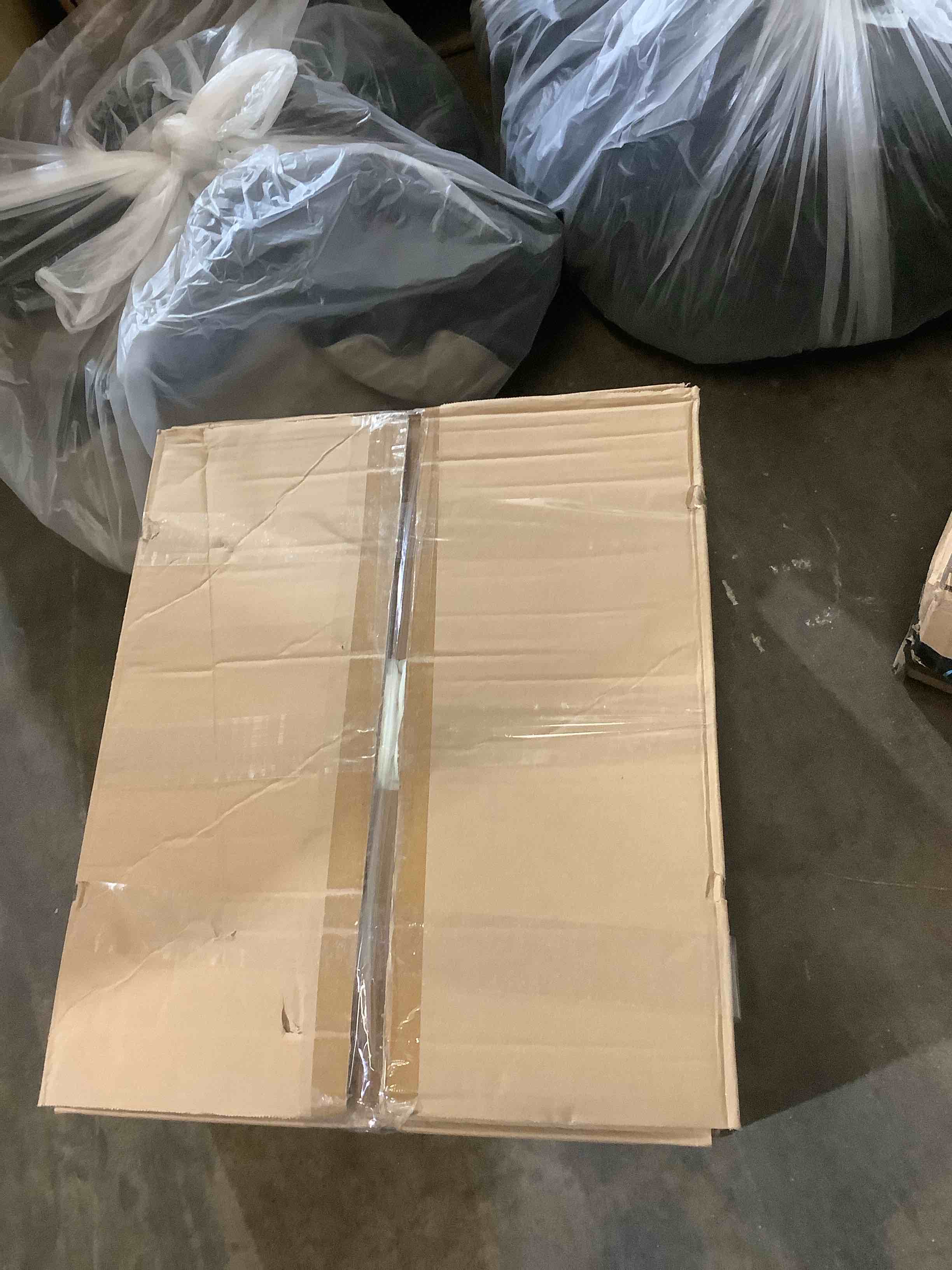 https://s3.amazonaws.com/lotting-images-prod/bidfta/GRA3699008_1755706496328.jpeg