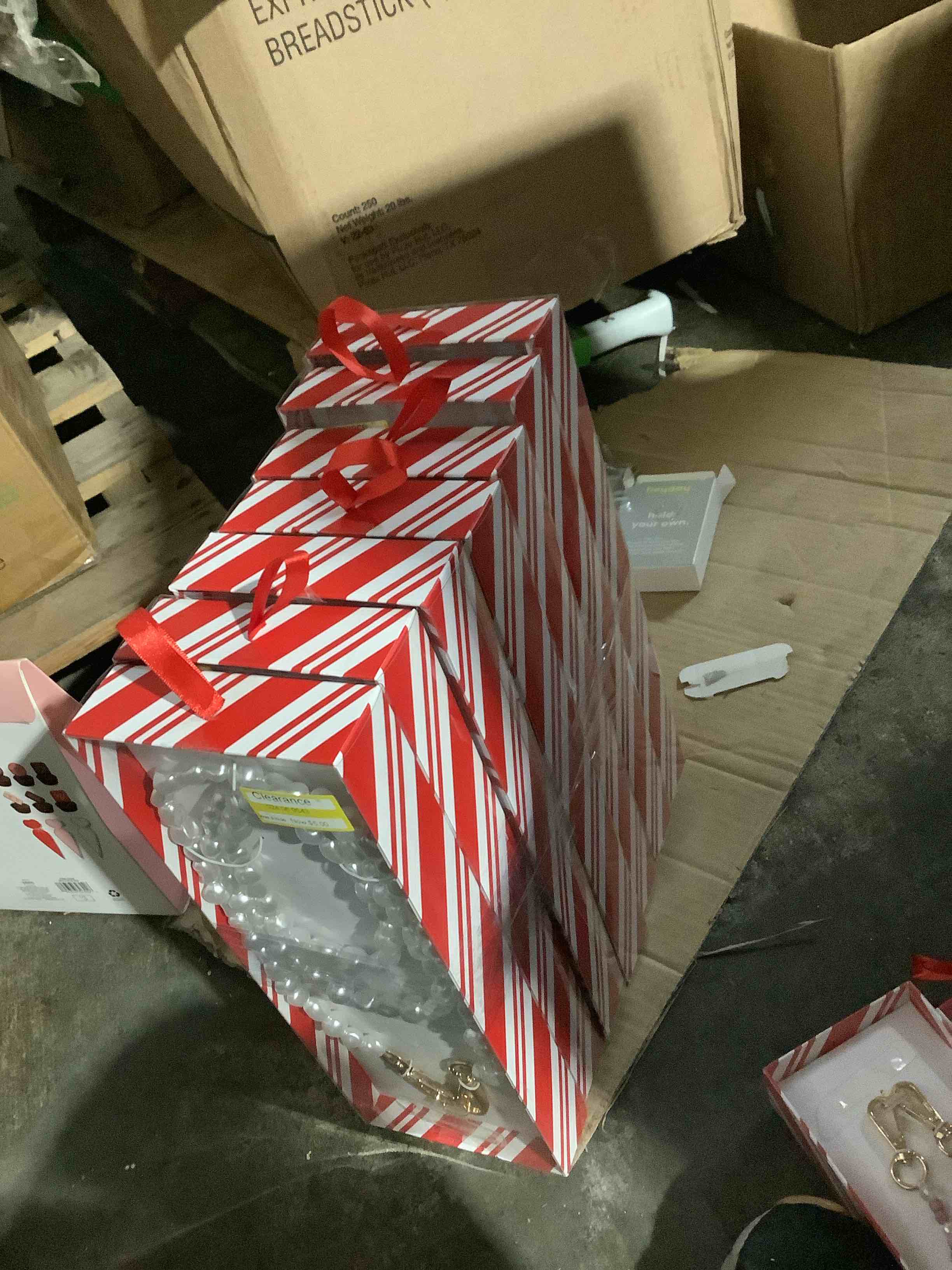 https://s3.amazonaws.com/lotting-images-prod/bidfta/GRA3699085_1755794663700.jpeg